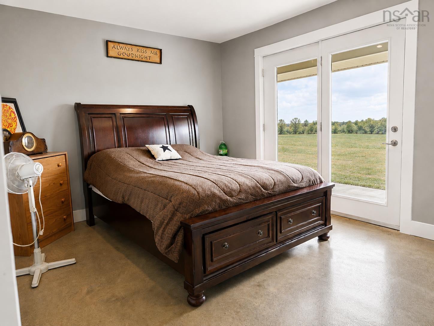 $650,000.00: 1874 Brow Of Mountain Road W, Viewmount