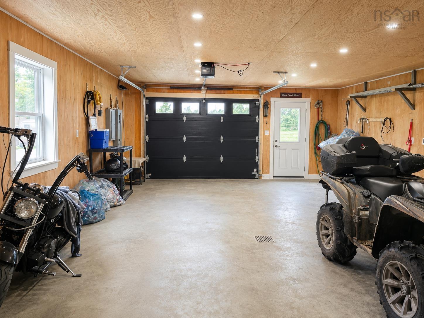 $650,000.00: 1874 Brow Of Mountain Road W, Viewmount