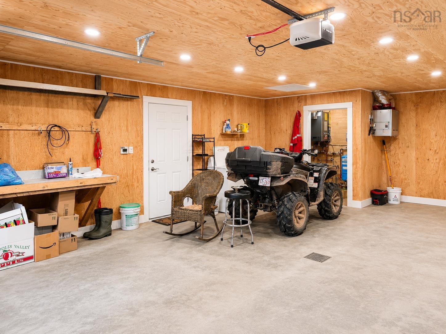 $650,000.00: 1874 Brow Of Mountain Road W, Viewmount