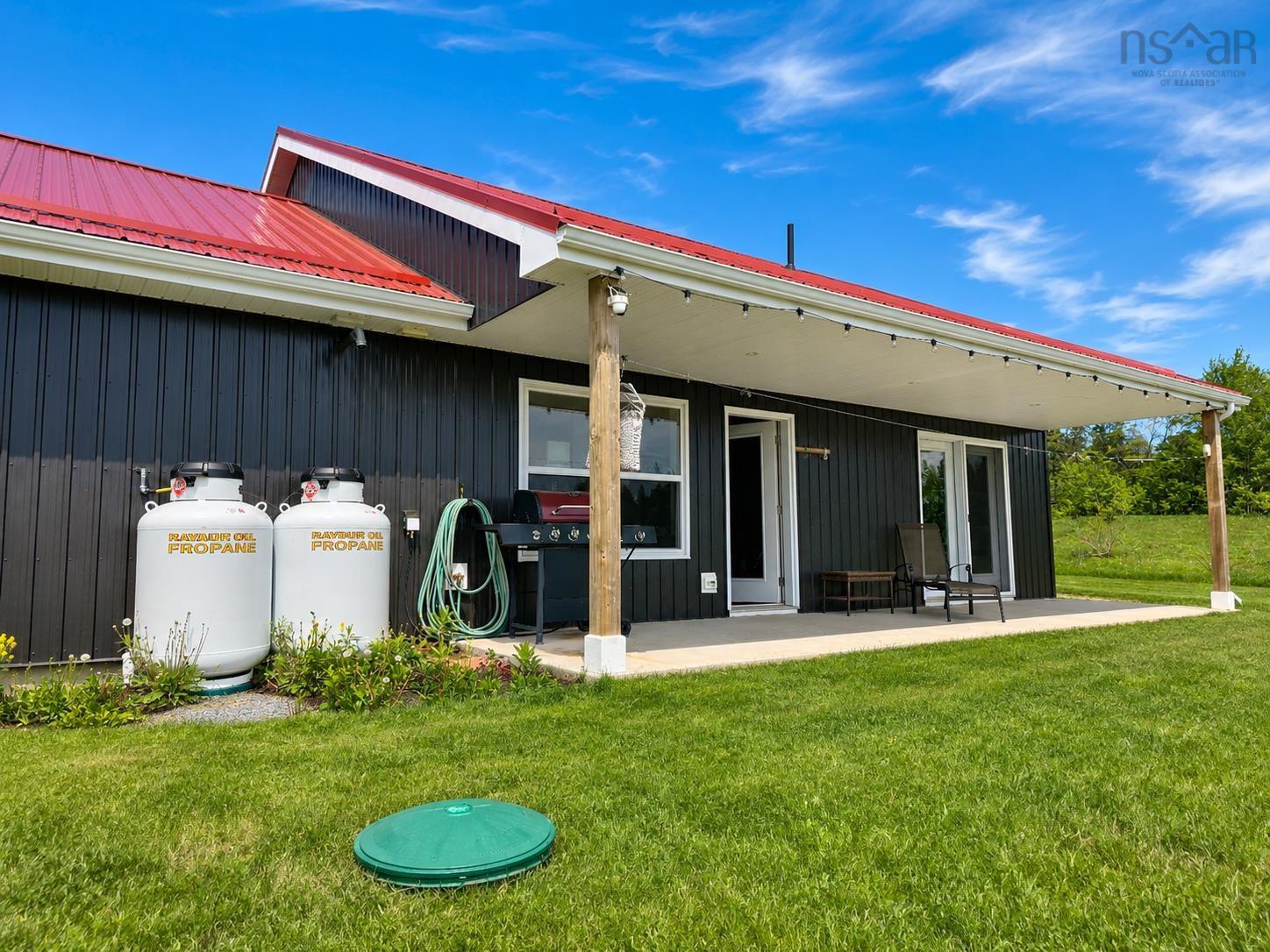 $650,000.00: 1874 Brow Of Mountain Road W, Viewmount