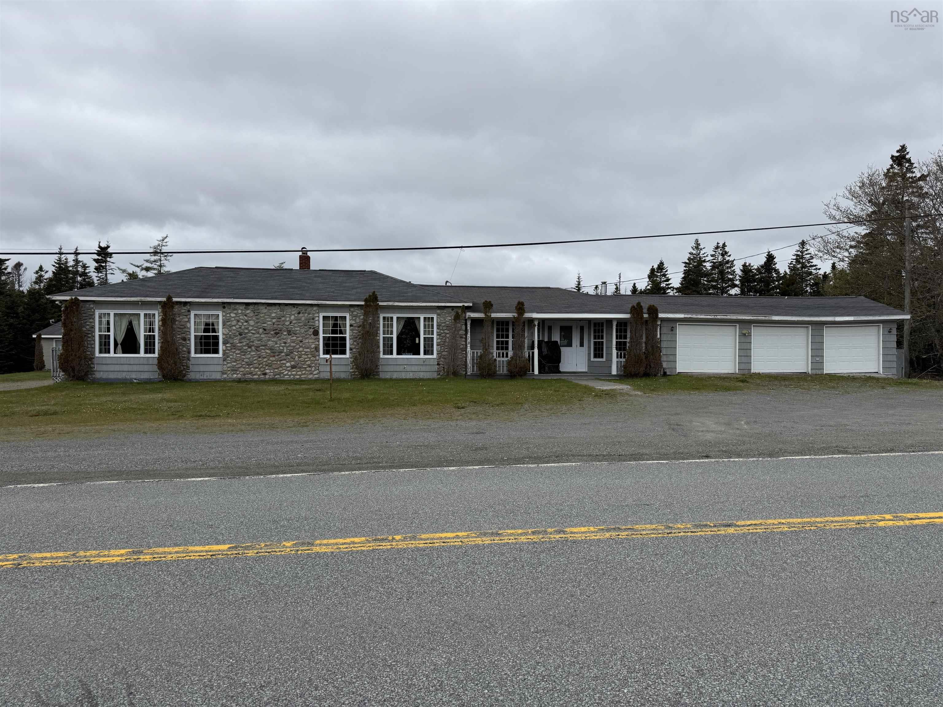 $375,000.00: 16989 Highway 7, Pleasant Harbour