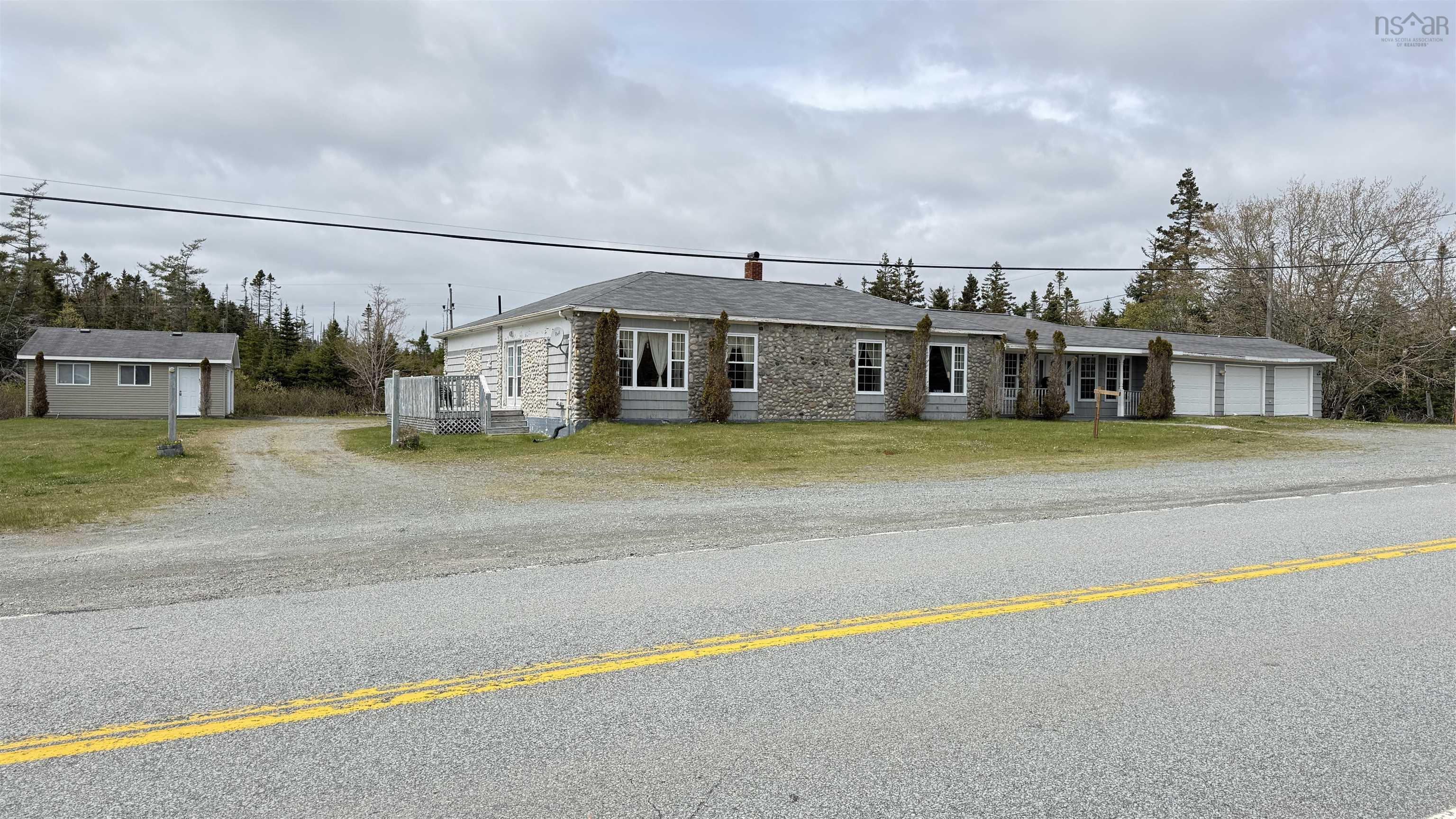 $375,000.00: 16989 Highway 7, Pleasant Harbour