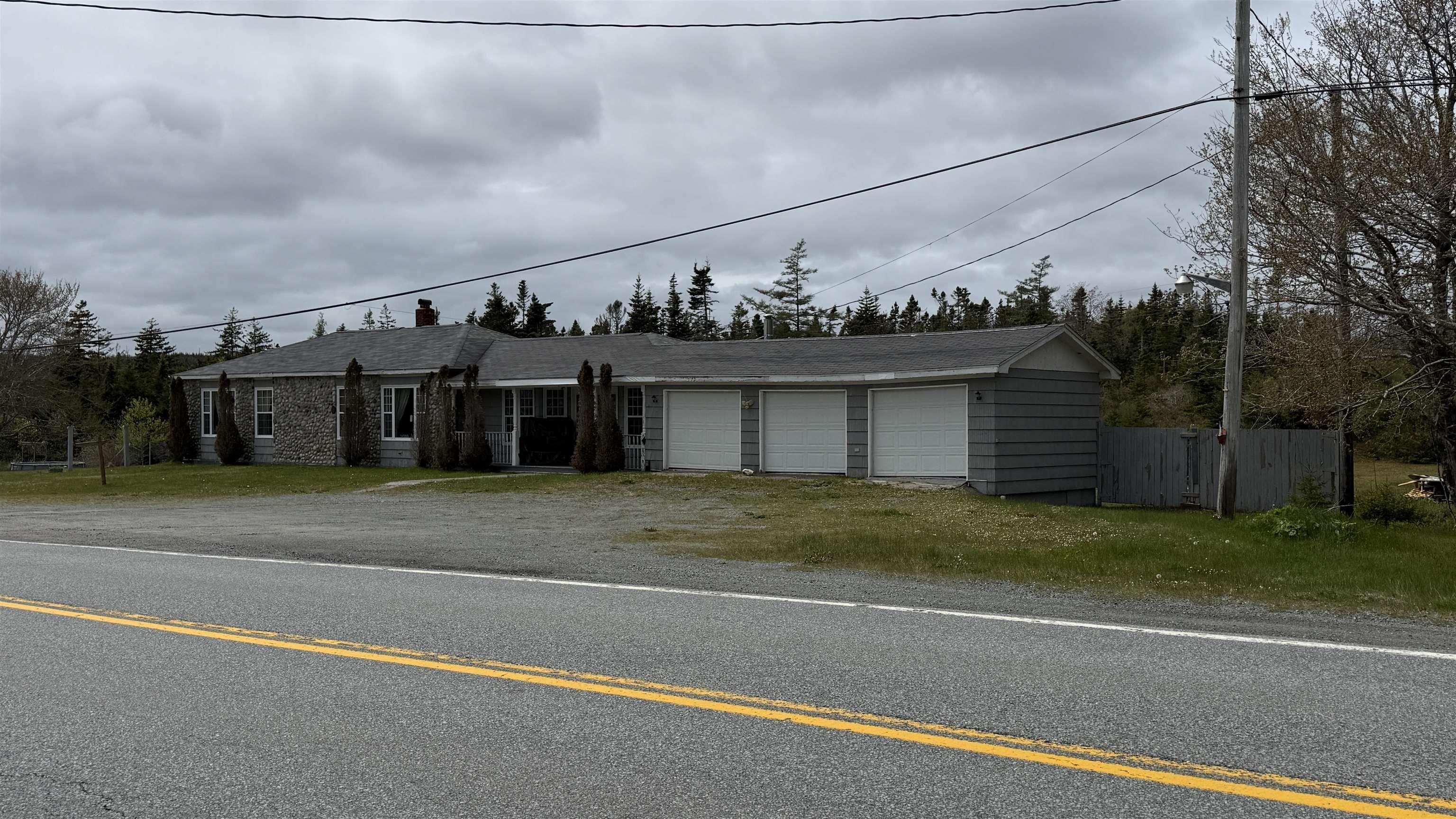 $375,000.00: 16989 Highway 7, Pleasant Harbour