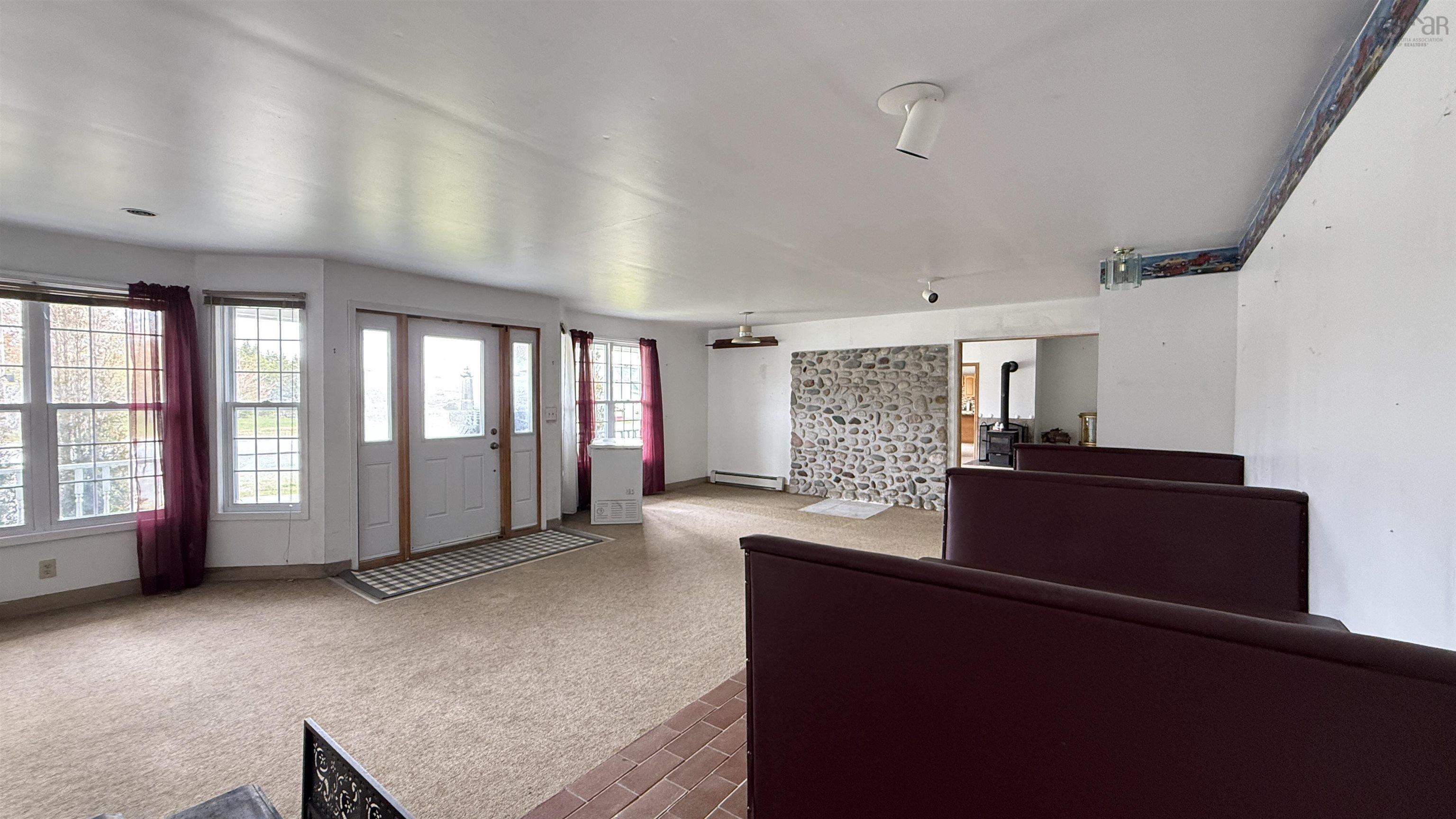 $375,000.00: 16989 Highway 7, Pleasant Harbour