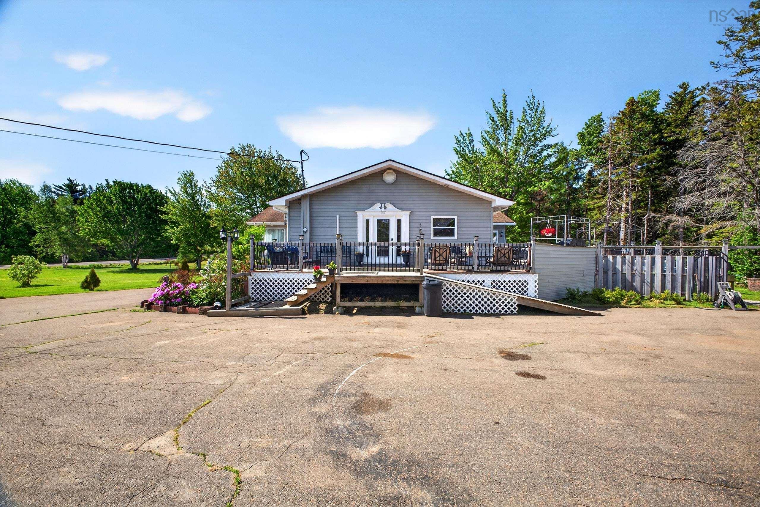 $439,000.00: 675 GREENVILLE Road, Greenville Station