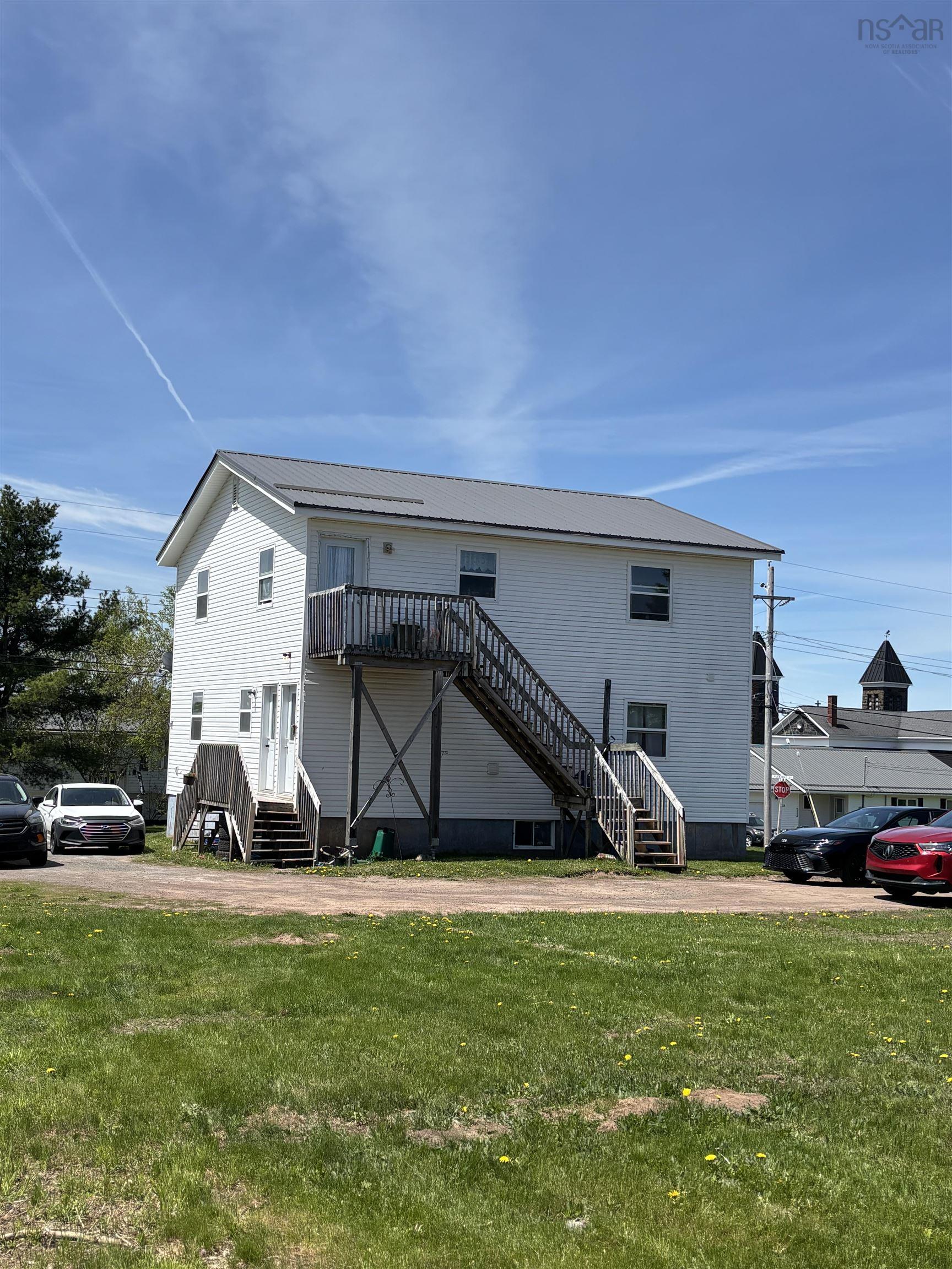 $239,900.00: 42 Pleasant Street, Springhill