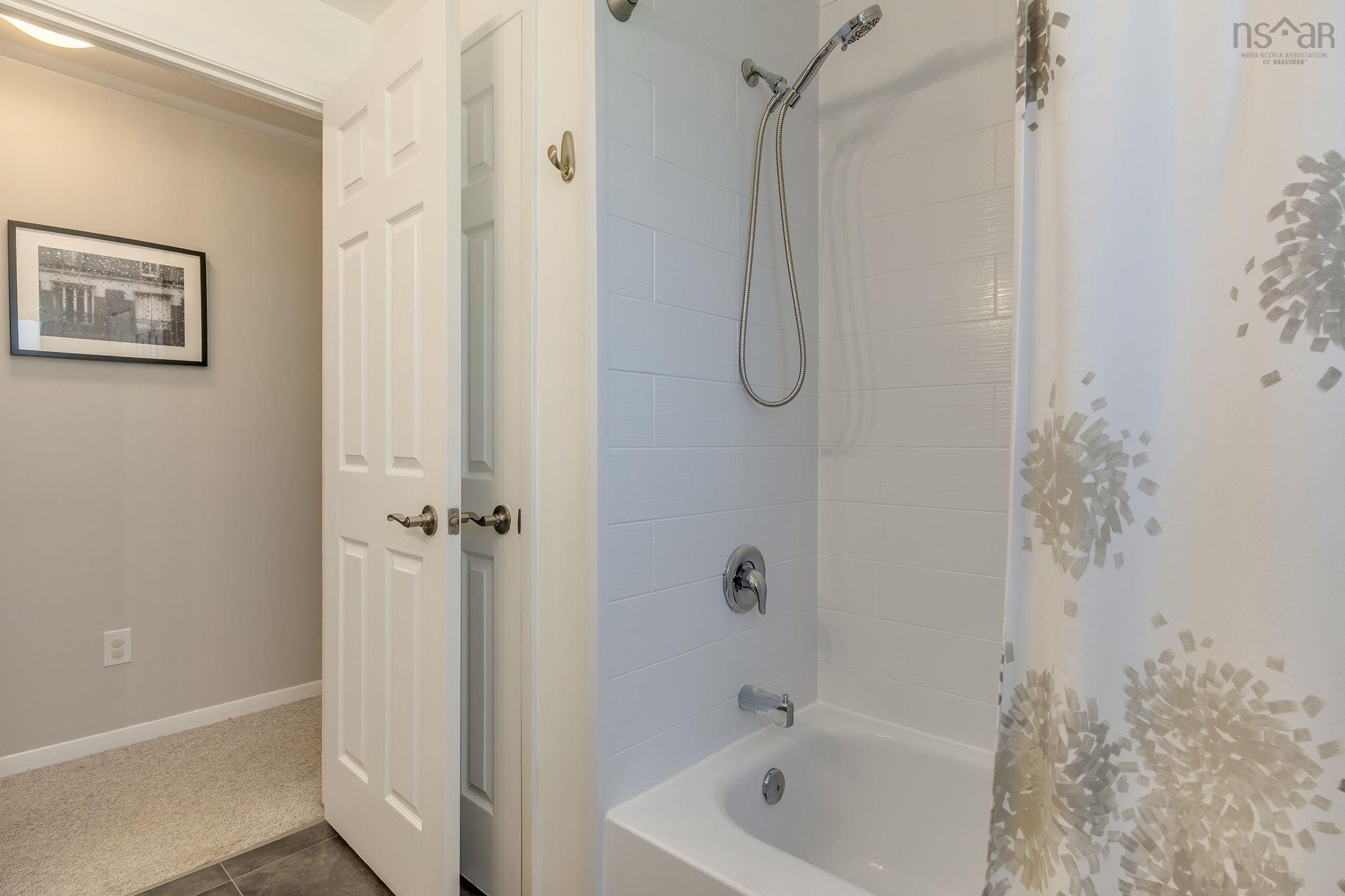 $539,900.00: 41 Dumbarton Avenue, Dartmouth