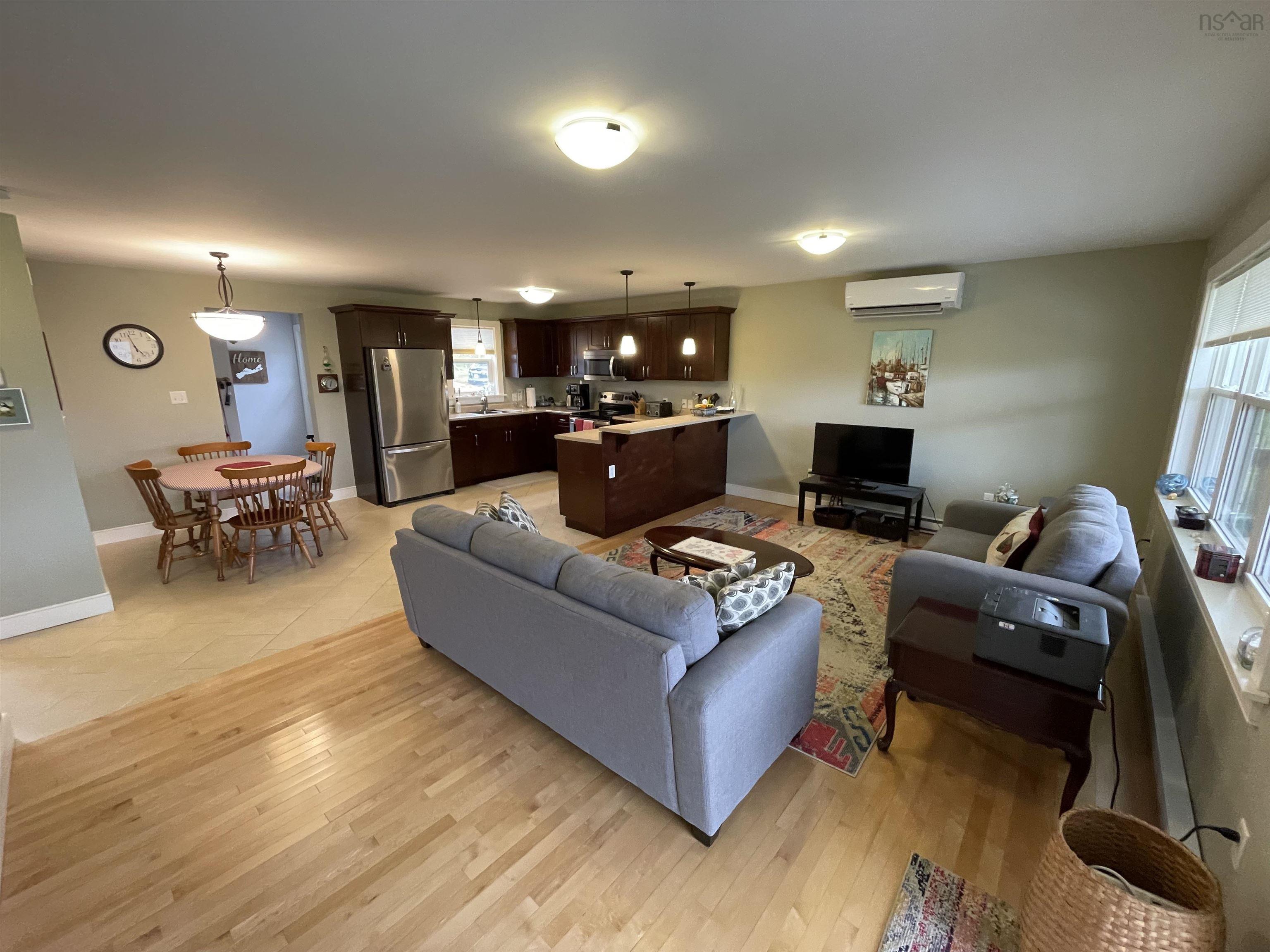 $379,000.00: 11599 Kempt Head Road, Boularderie Centre