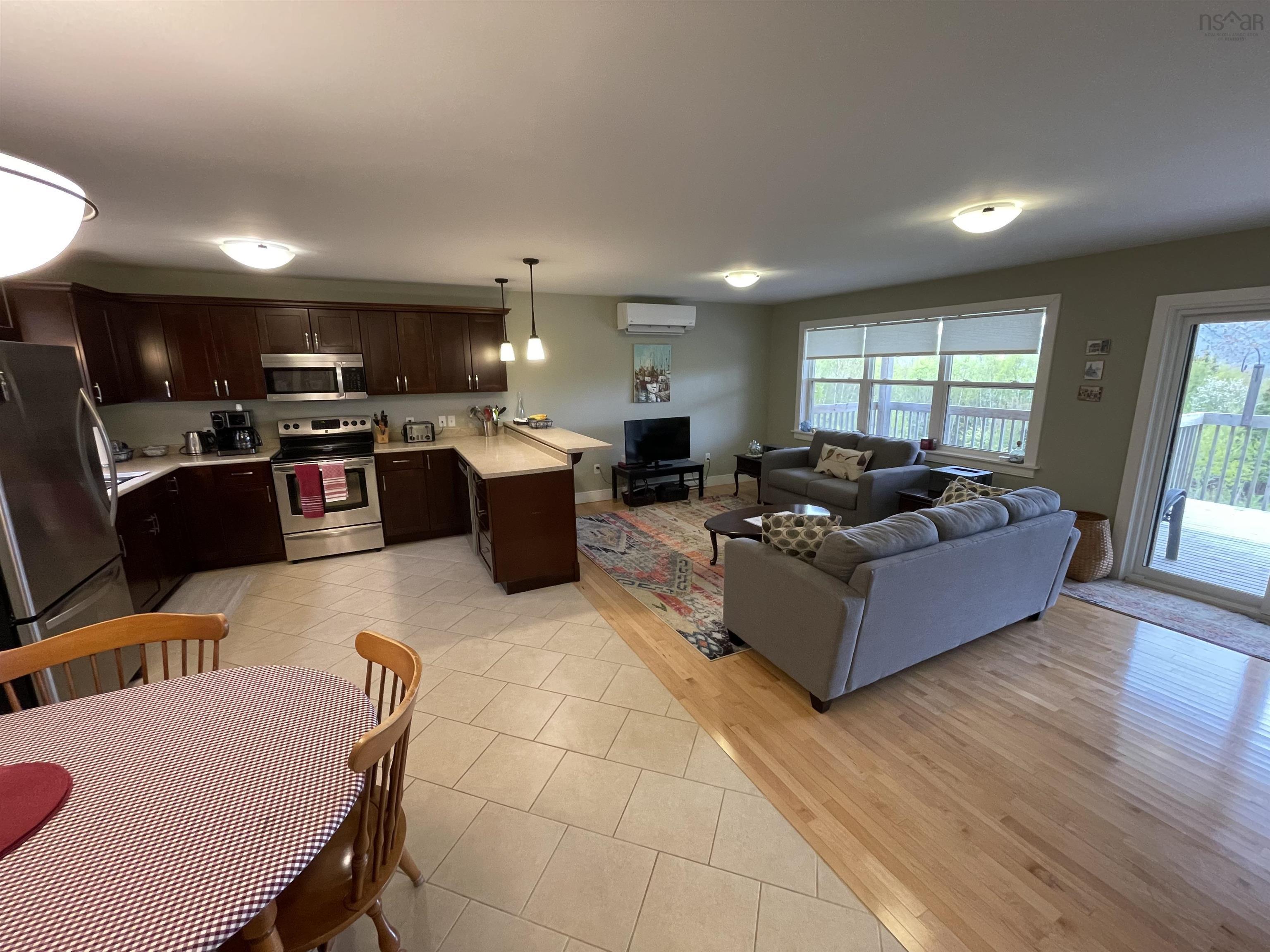 $379,000.00: 11599 Kempt Head Road, Boularderie Centre
