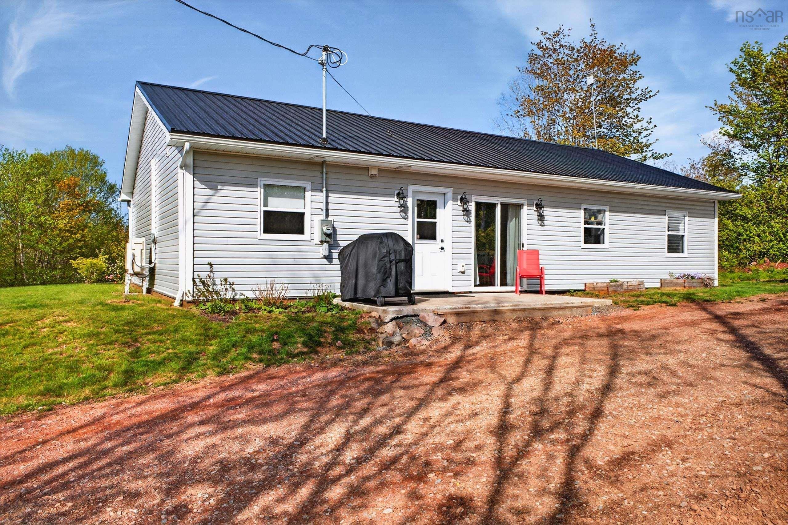 $425,000.00: 15 Coppergate Drive, Greenfield