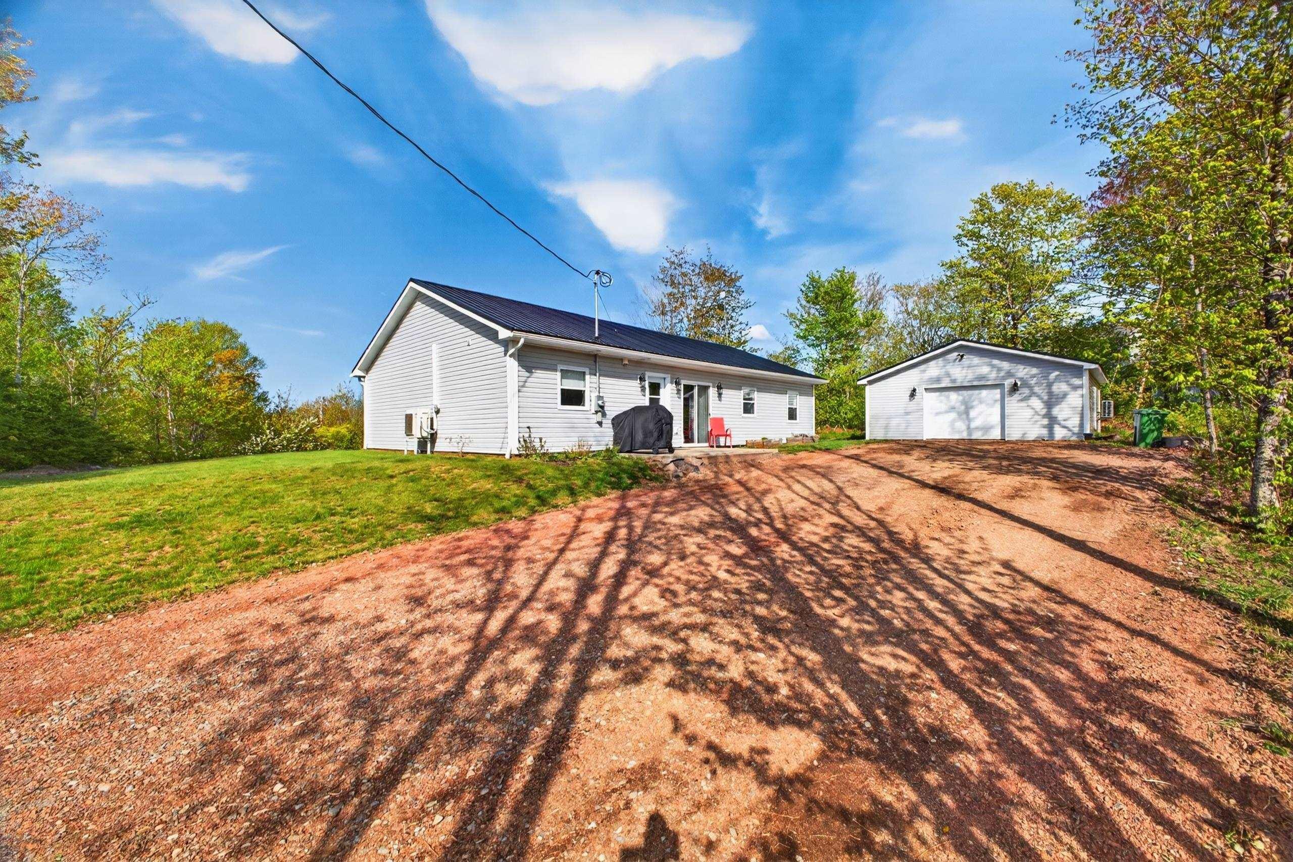 $425,000.00: 15 Coppergate Drive, Greenfield