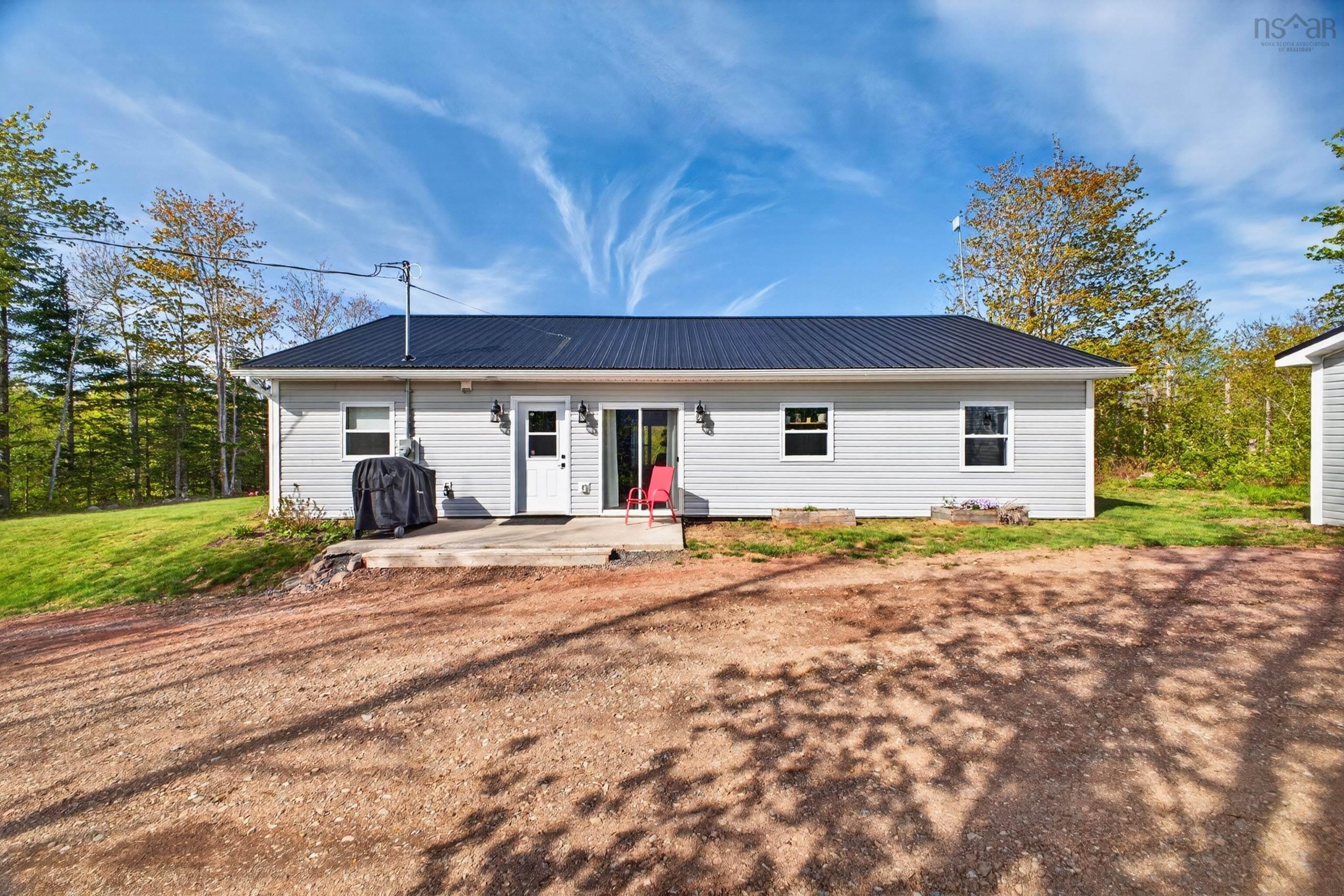 $425,000.00: 15 Coppergate Drive, Greenfield