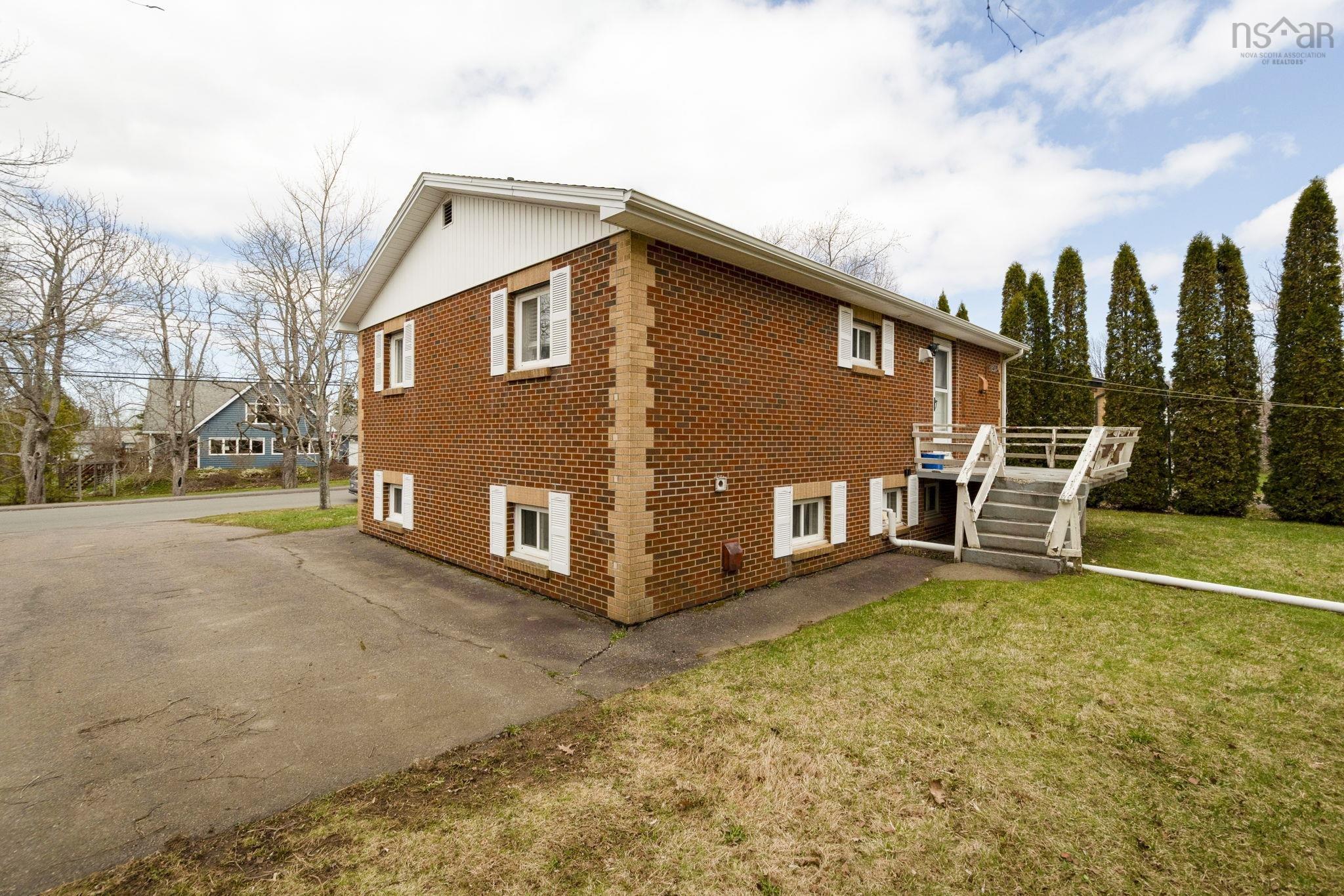 $519,000.00: 73/75 Pleasant Street, Wolfville