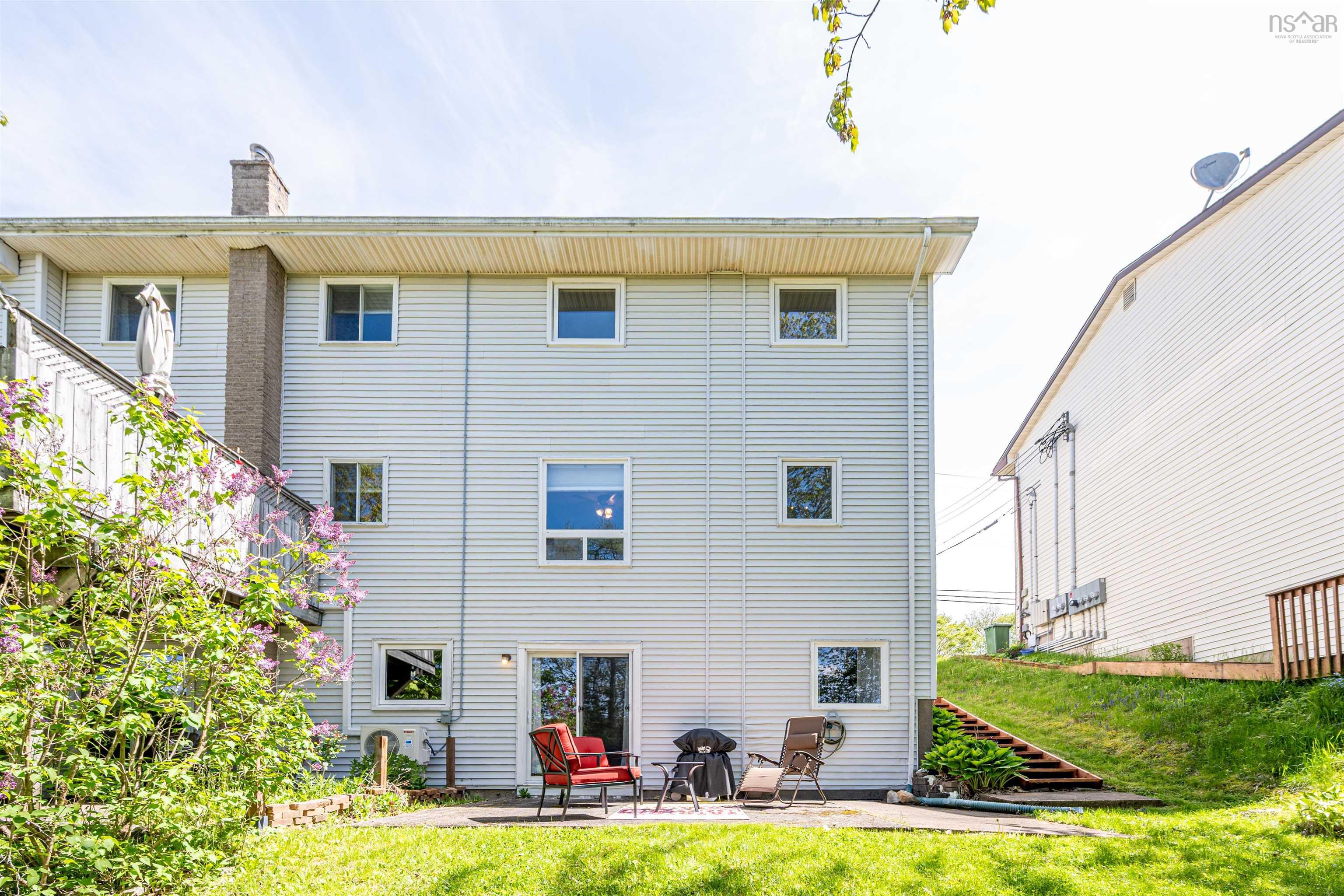 $399,900.00: 438 Auburn Drive, Cole Harbour