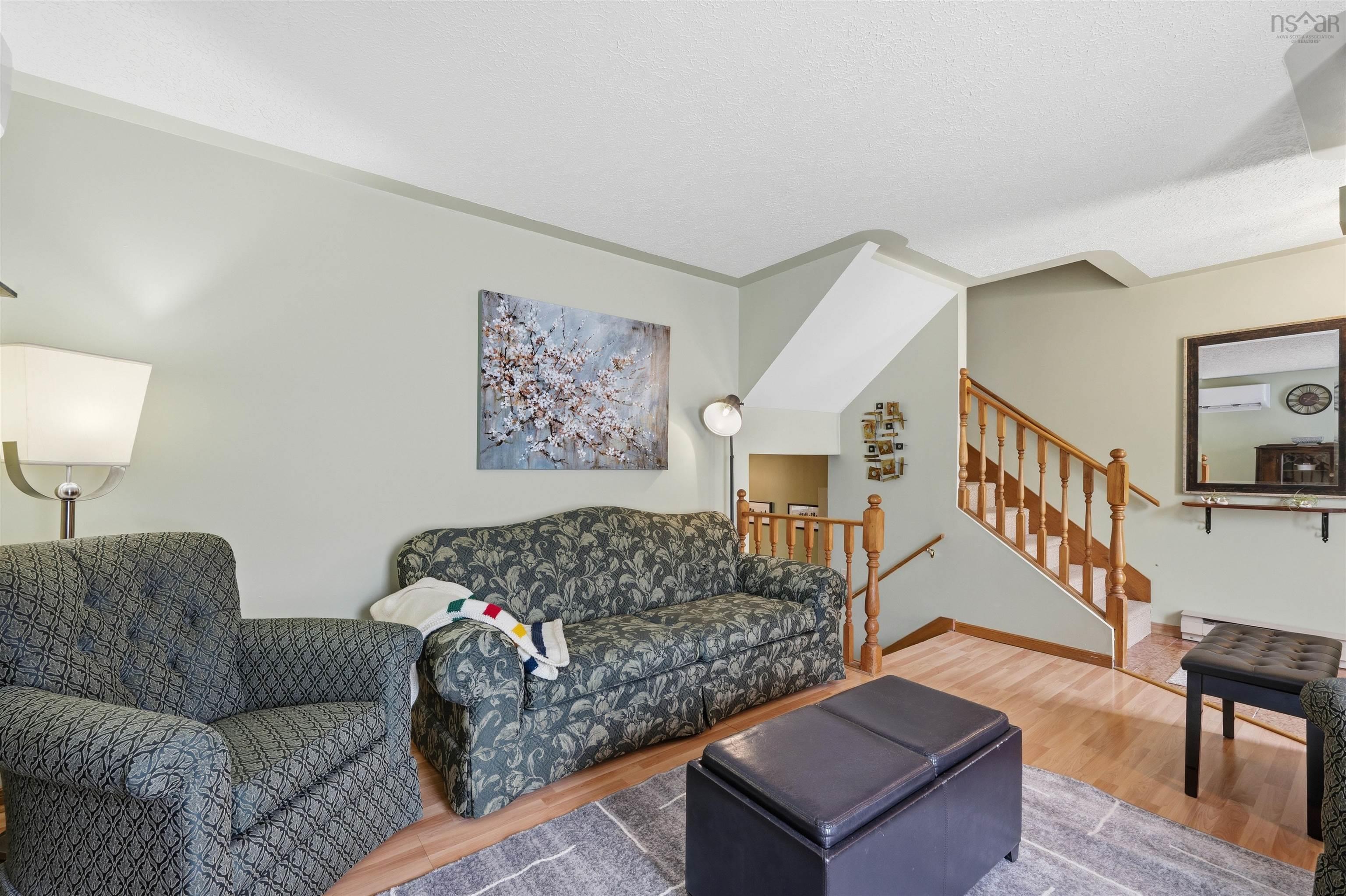 $399,900.00: 438 Auburn Drive, Cole Harbour
