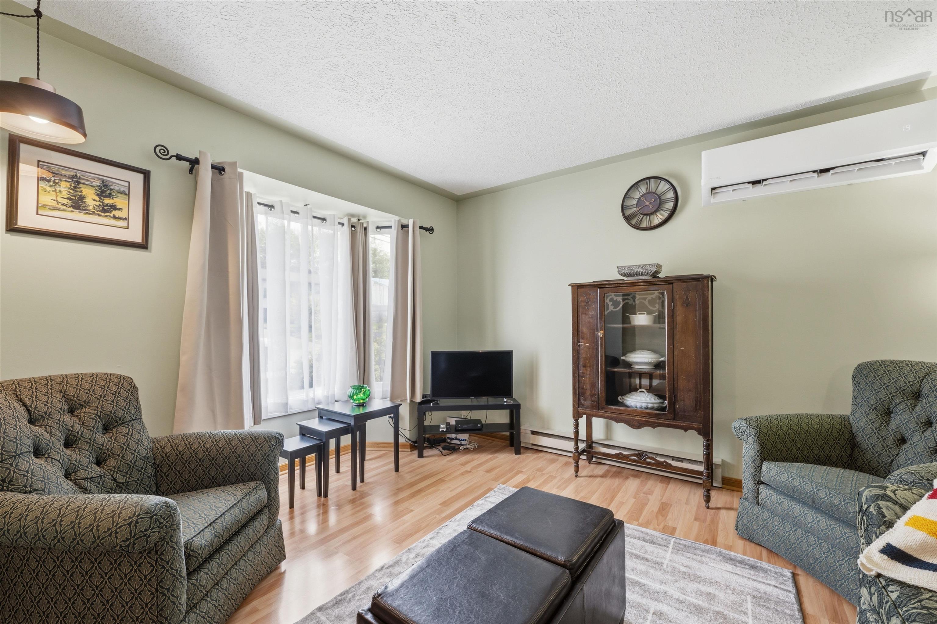$399,900.00: 438 Auburn Drive, Cole Harbour