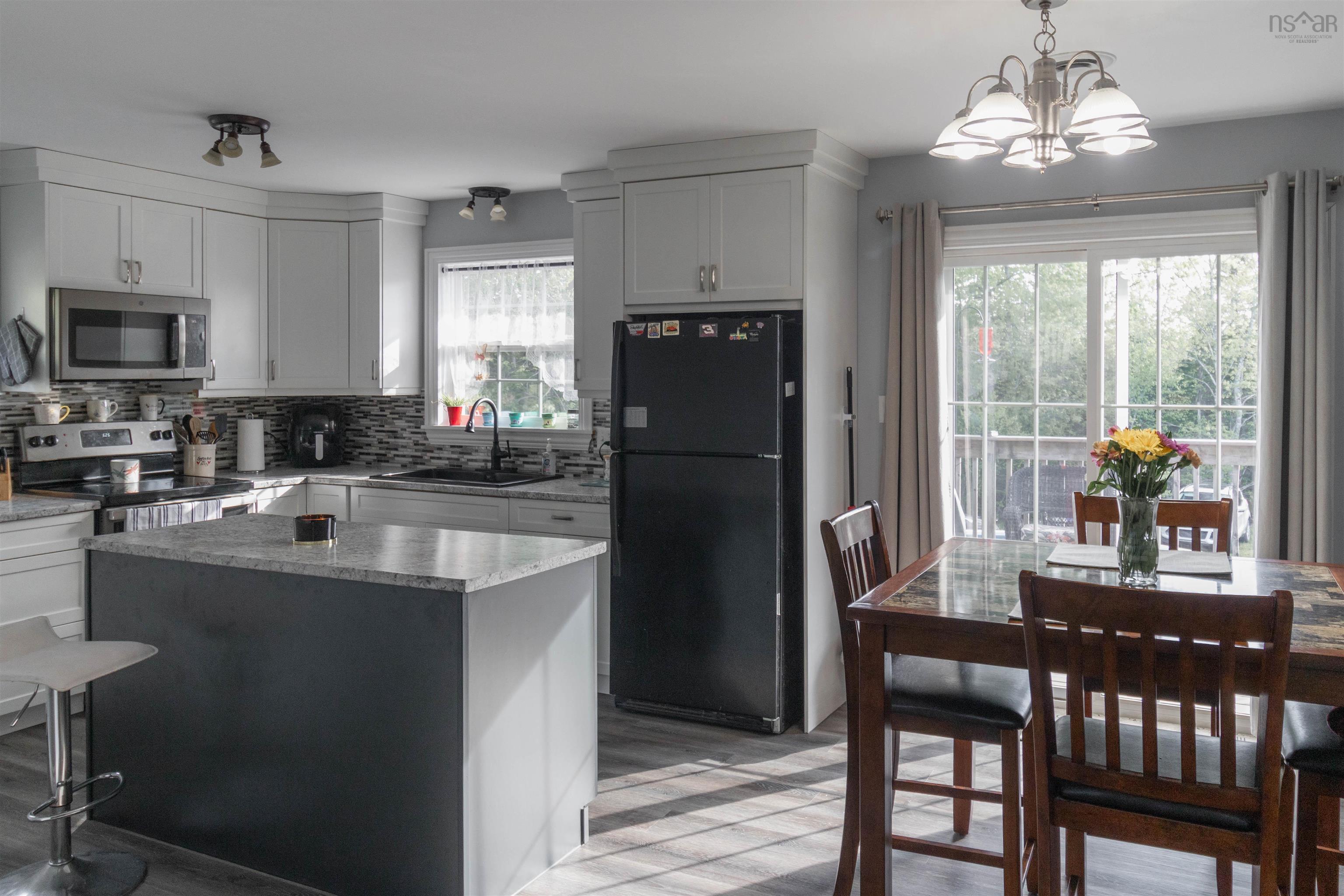 $549,900.00: 217 Lakecrest Drive, Mount Uniacke