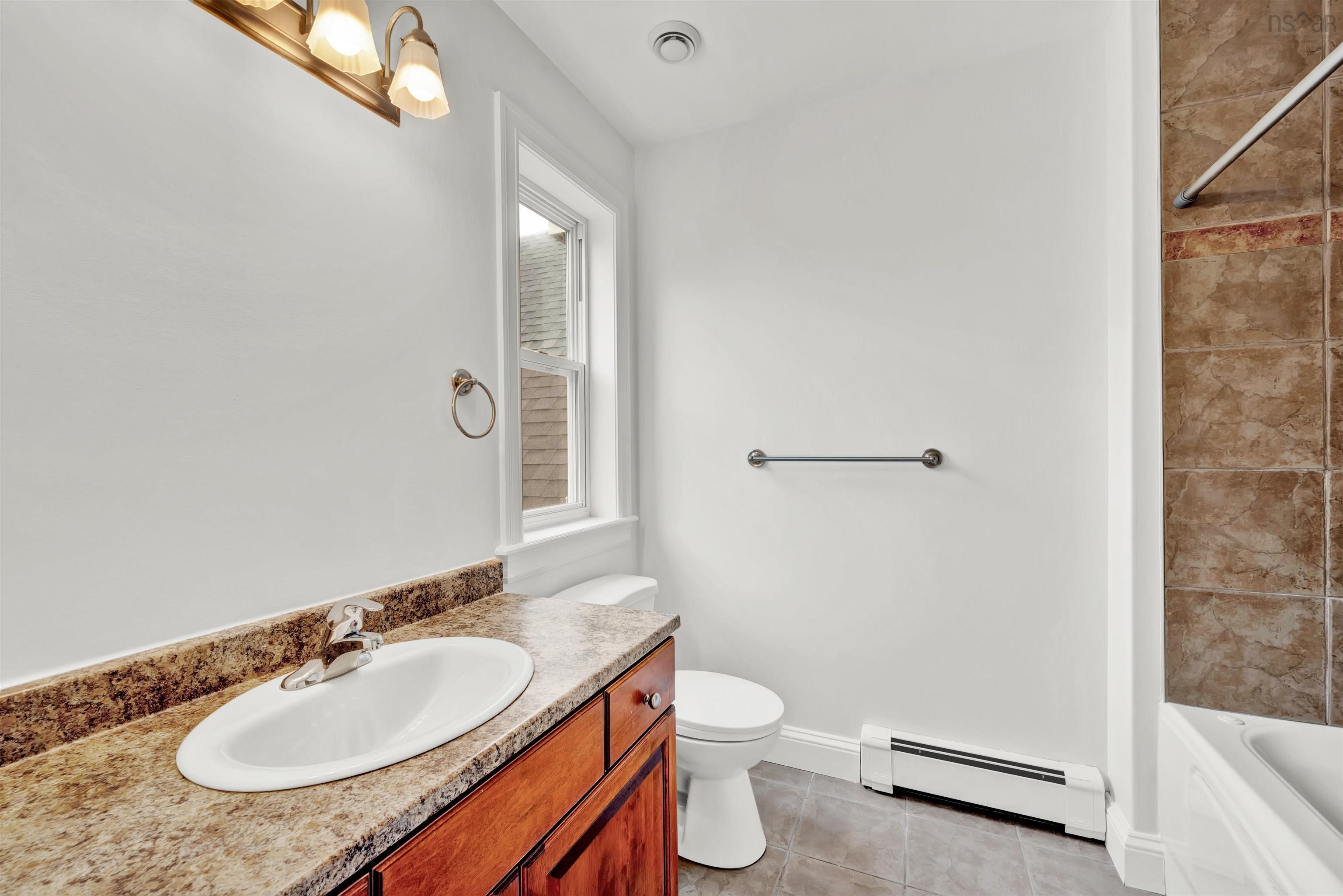 $1,285,000.00: 129 Appaloosa Run, Hammonds Plains