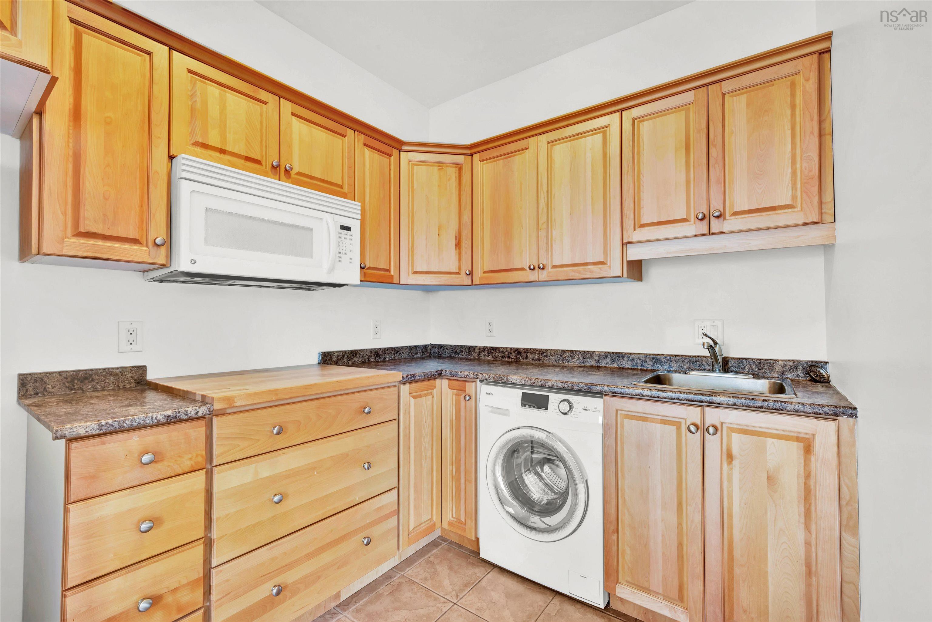 $1,285,000.00: 129 Appaloosa Run, Hammonds Plains