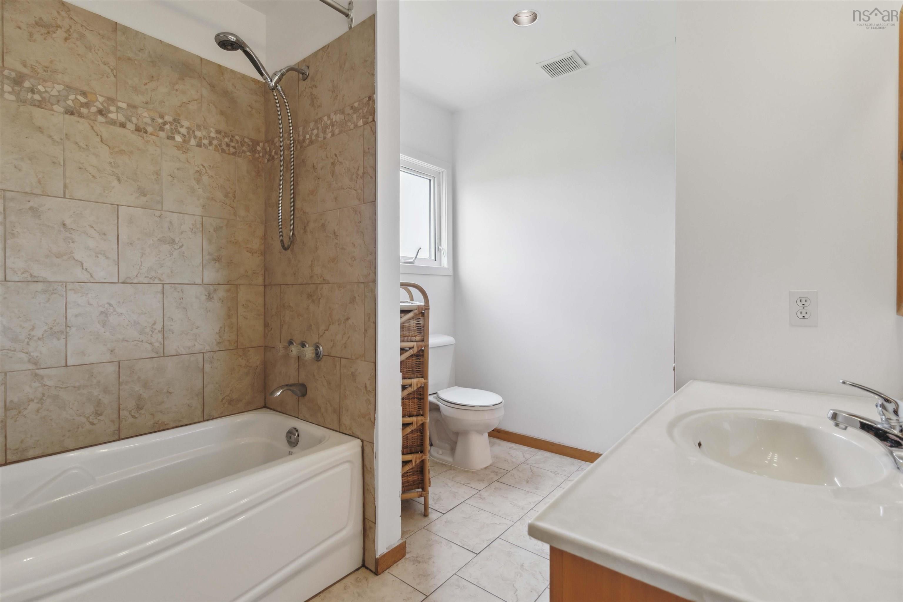 $395,000.00: 21 West Berlin Wharf Road, West Berlin