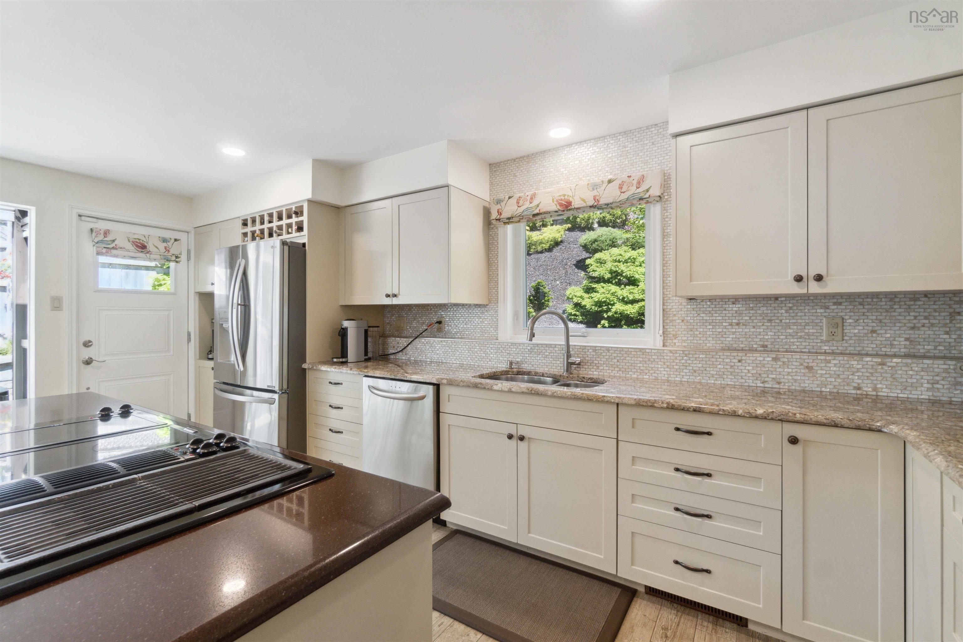 1077 Shore Drive, Bedford, NS (MLS 202613085)