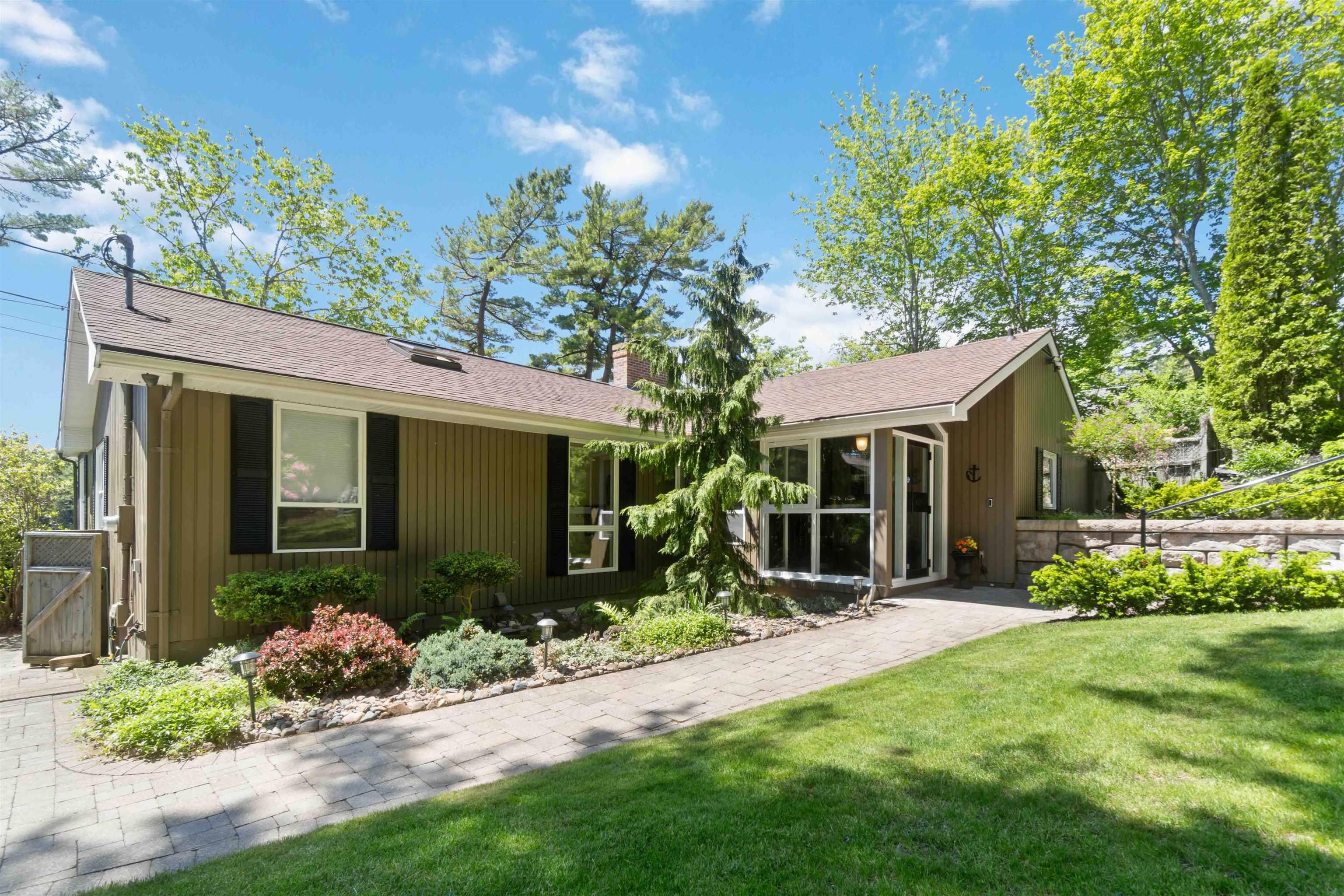 1077 Shore Drive, Bedford, NS (MLS 202613085)