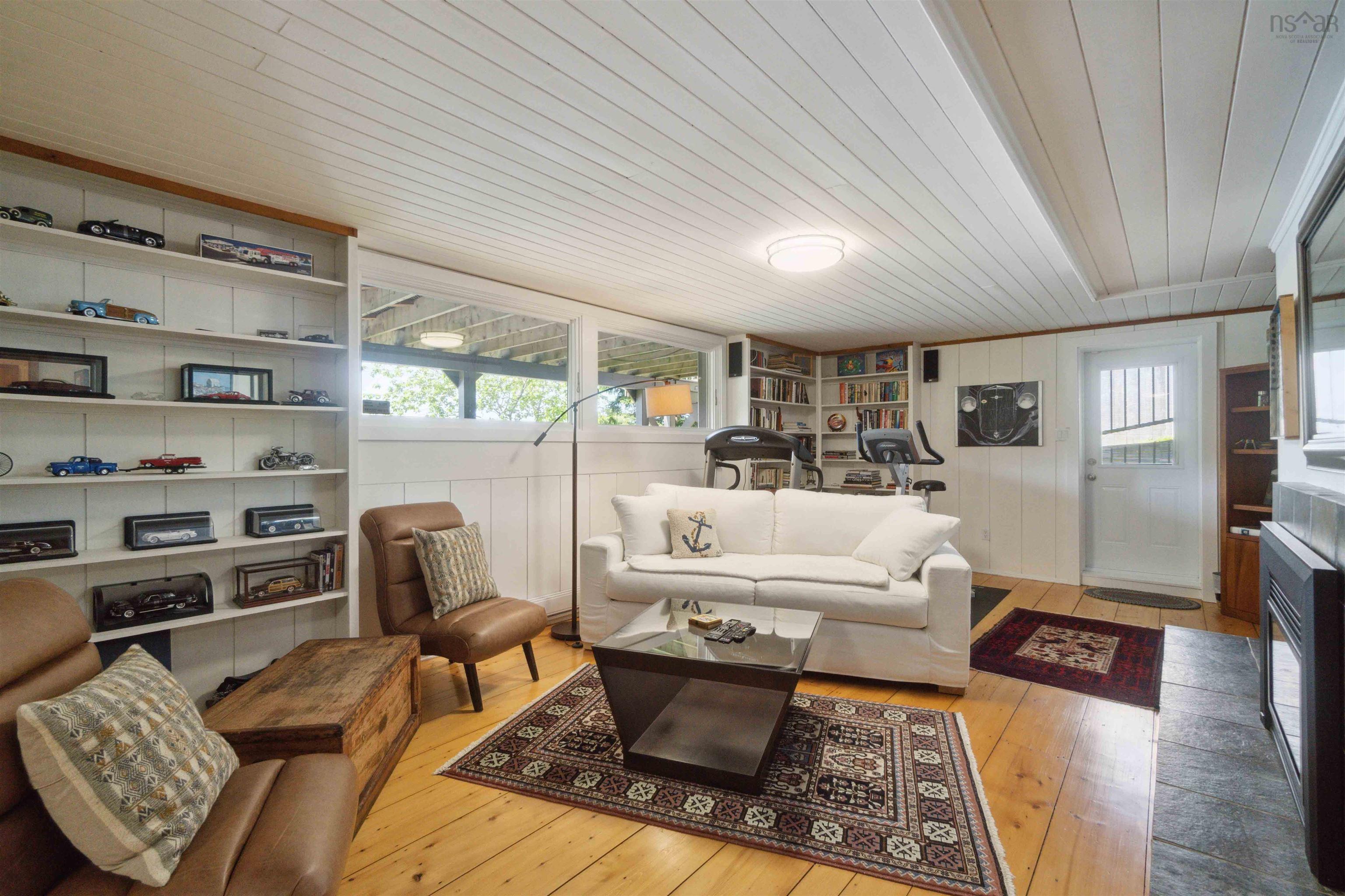 1077 Shore Drive, Bedford, NS (MLS 202613085)
