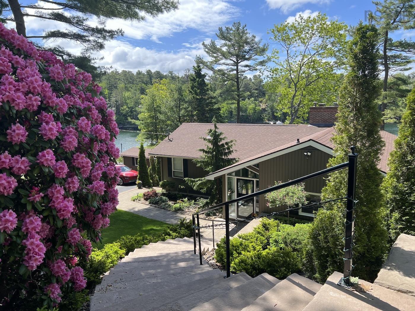 1077 Shore Drive, Bedford, NS (MLS 202613085)