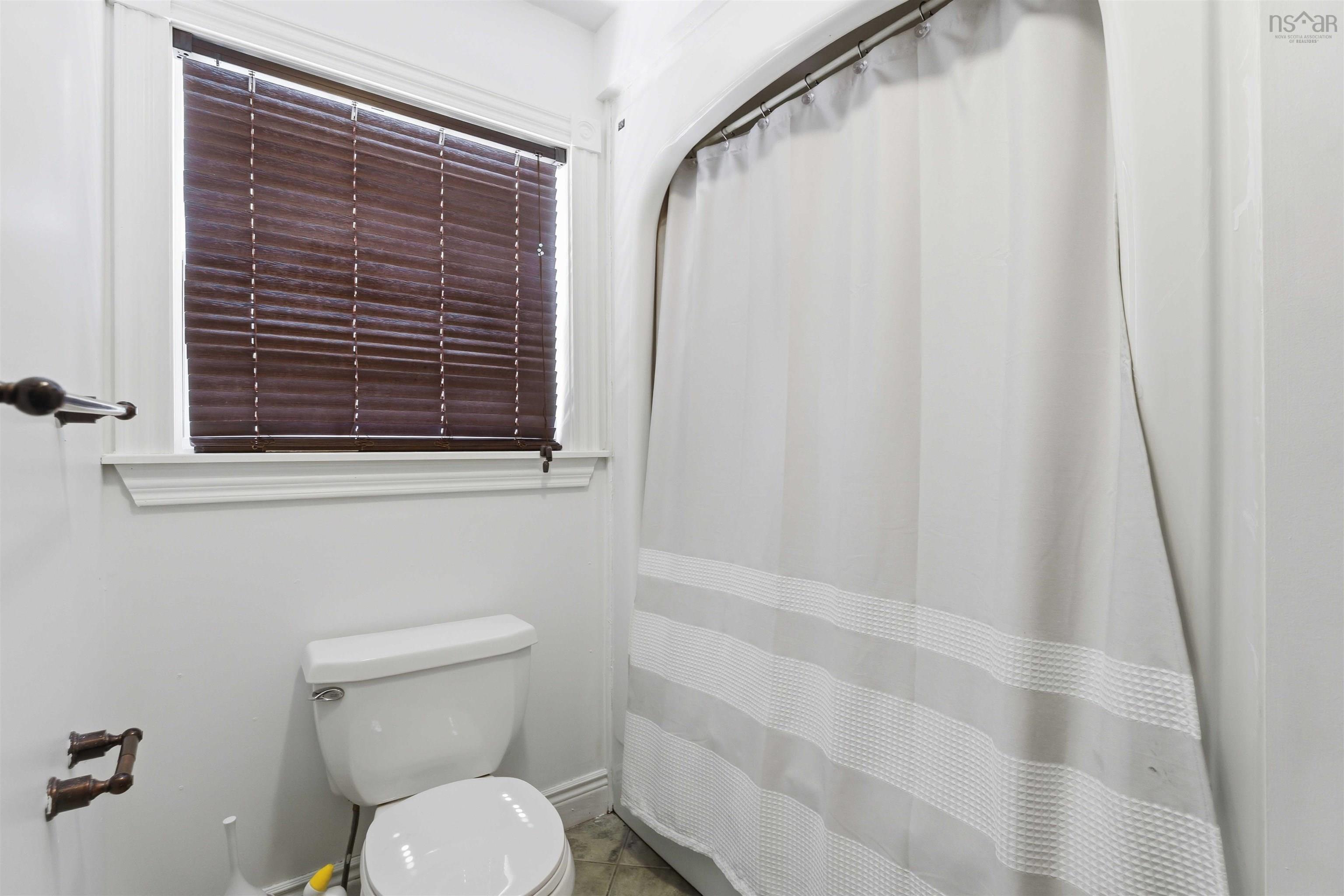 $379,900.00: 80 Old Runway Drive, Nictaux