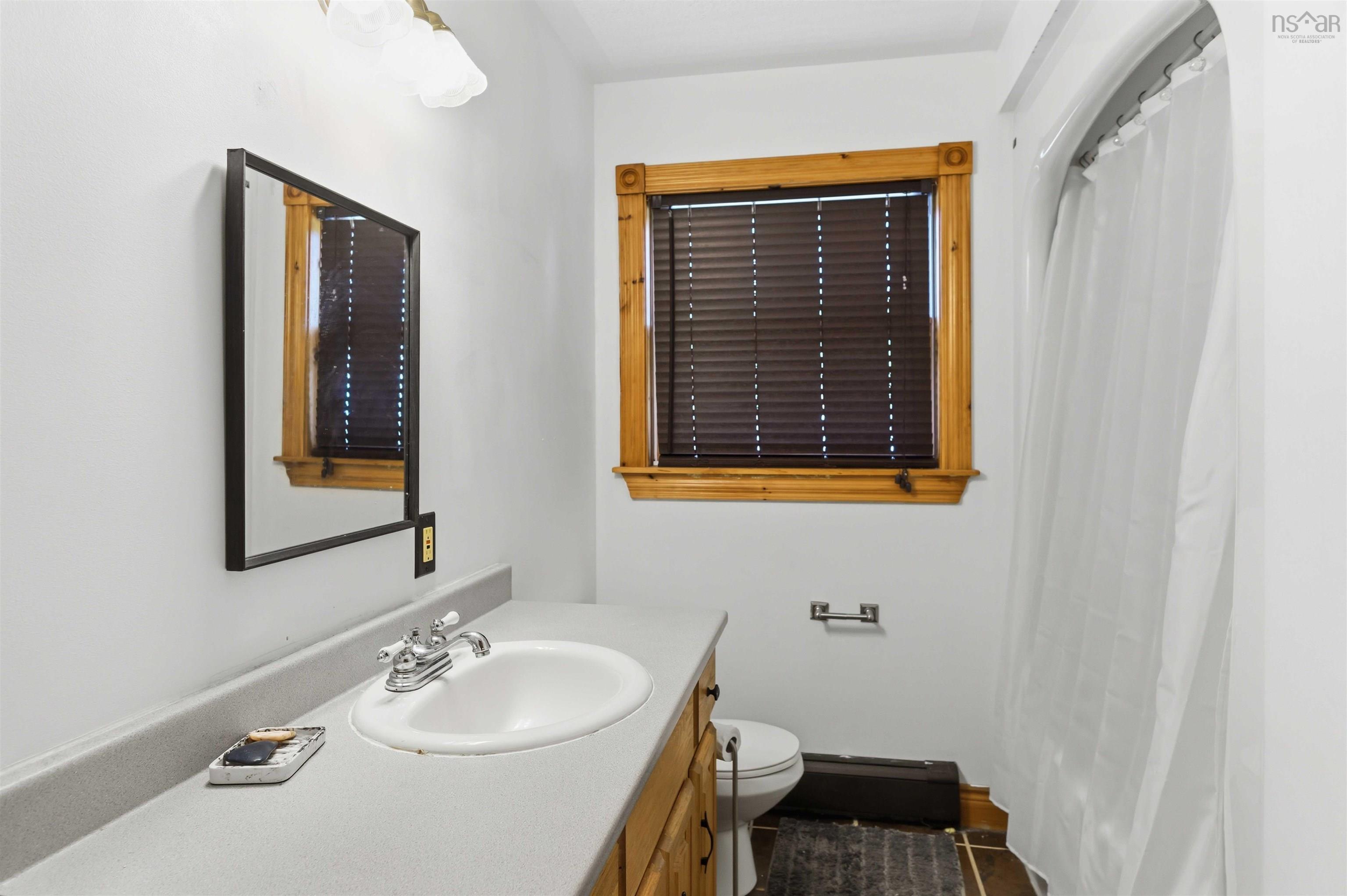$379,900.00: 80 Old Runway Drive, Nictaux