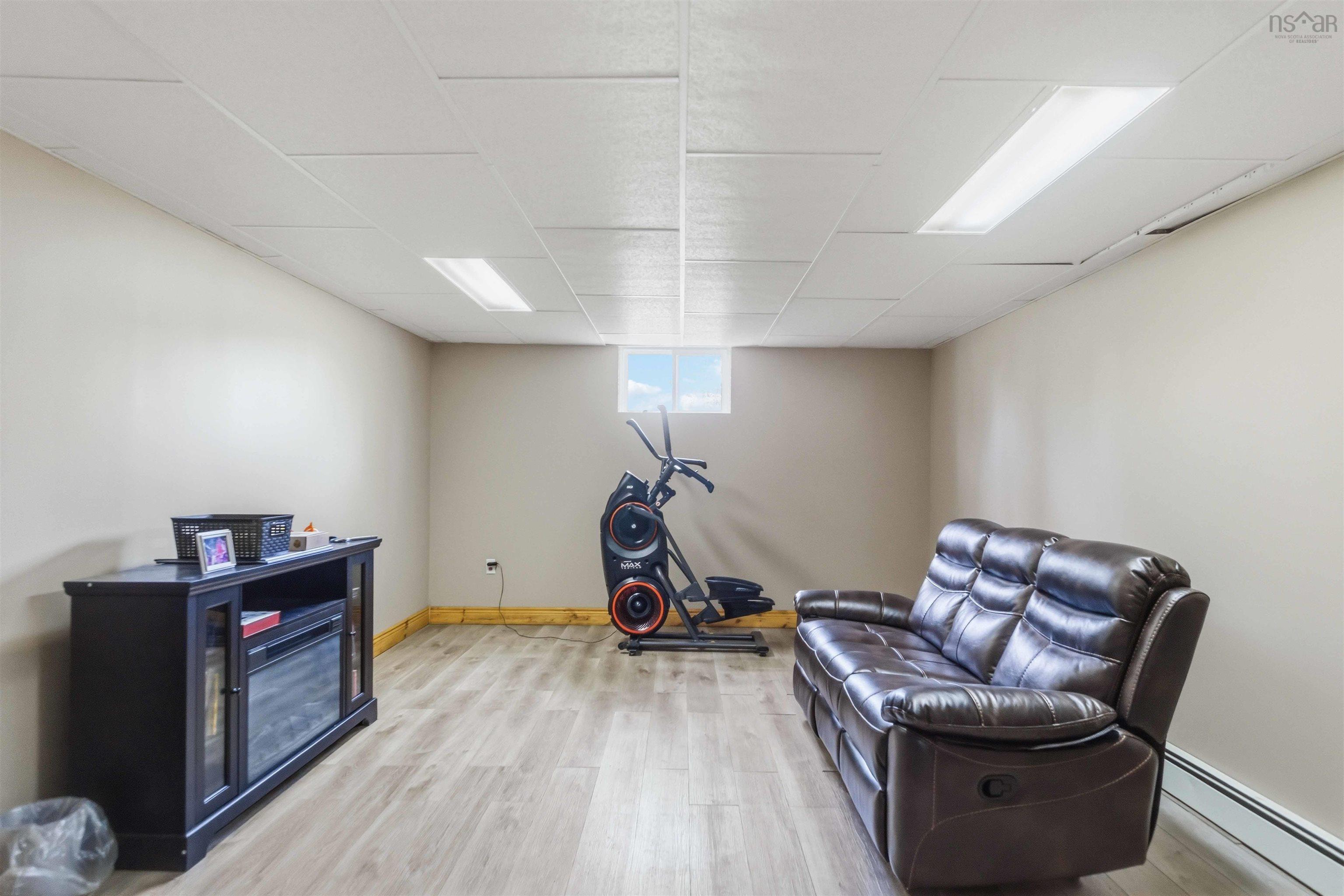 $379,900.00: 80 Old Runway Drive, Nictaux