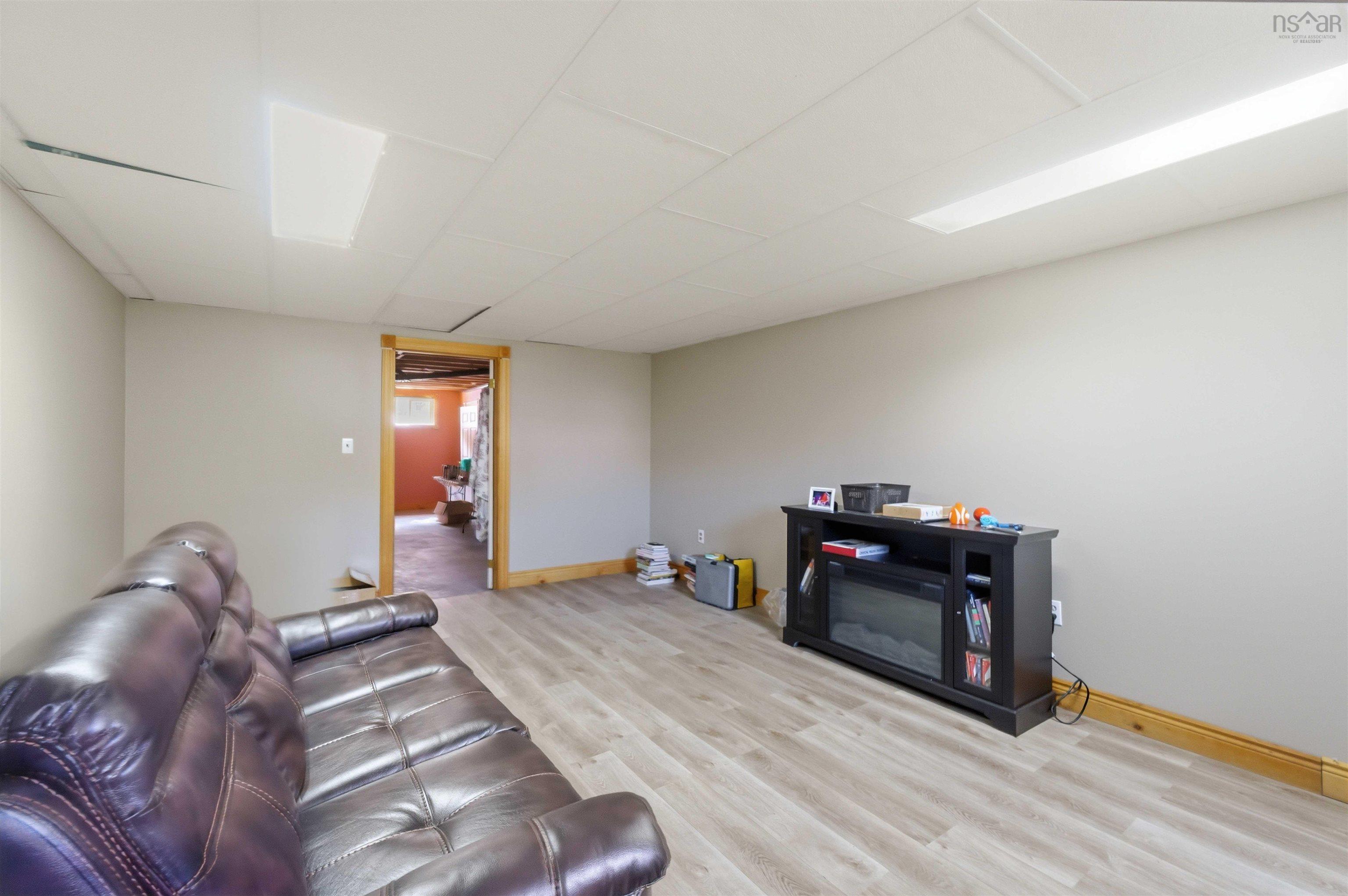 $379,900.00: 80 Old Runway Drive, Nictaux