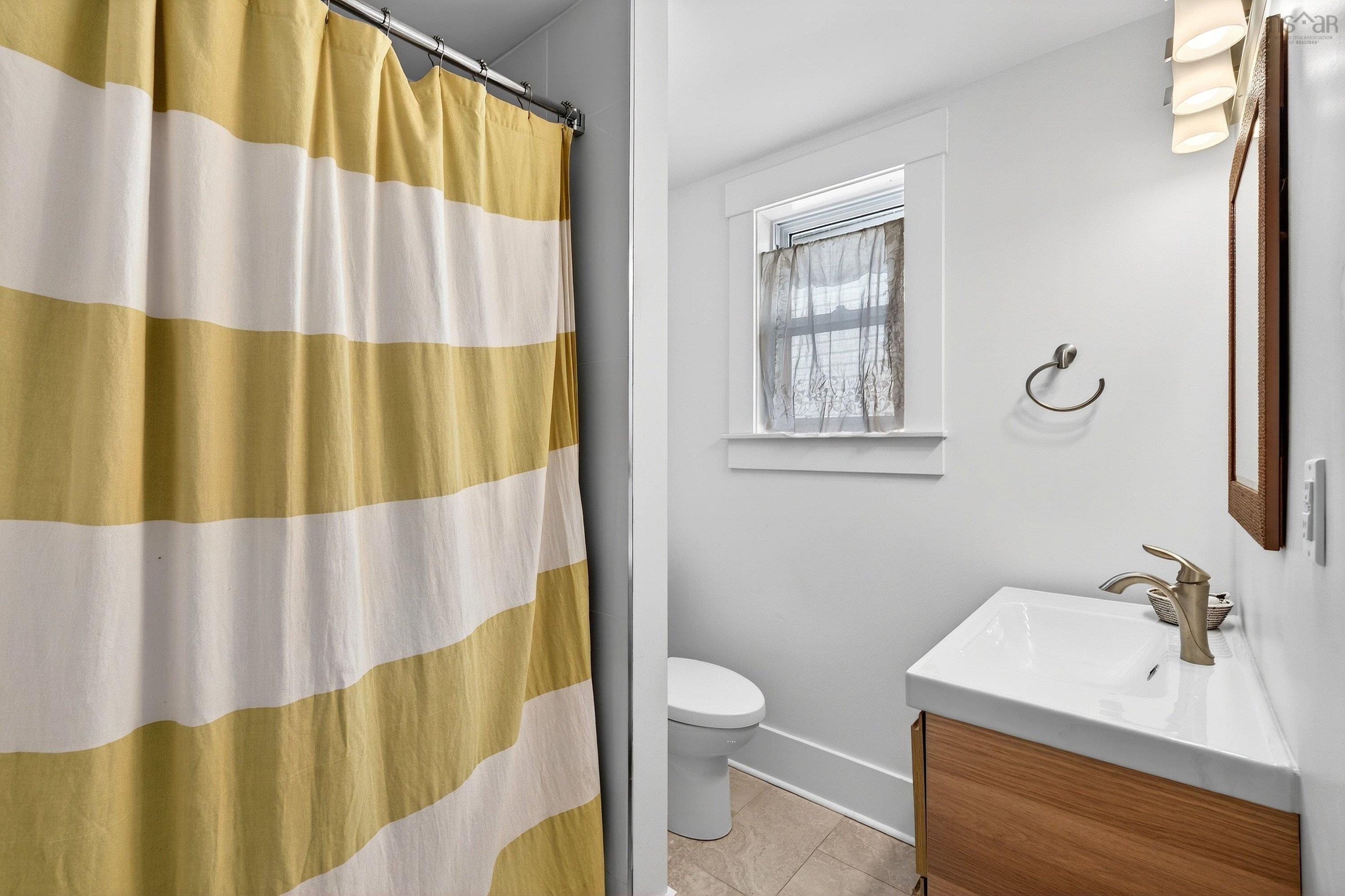 $699,900.00: 82 Hawthorne Street, Dartmouth
