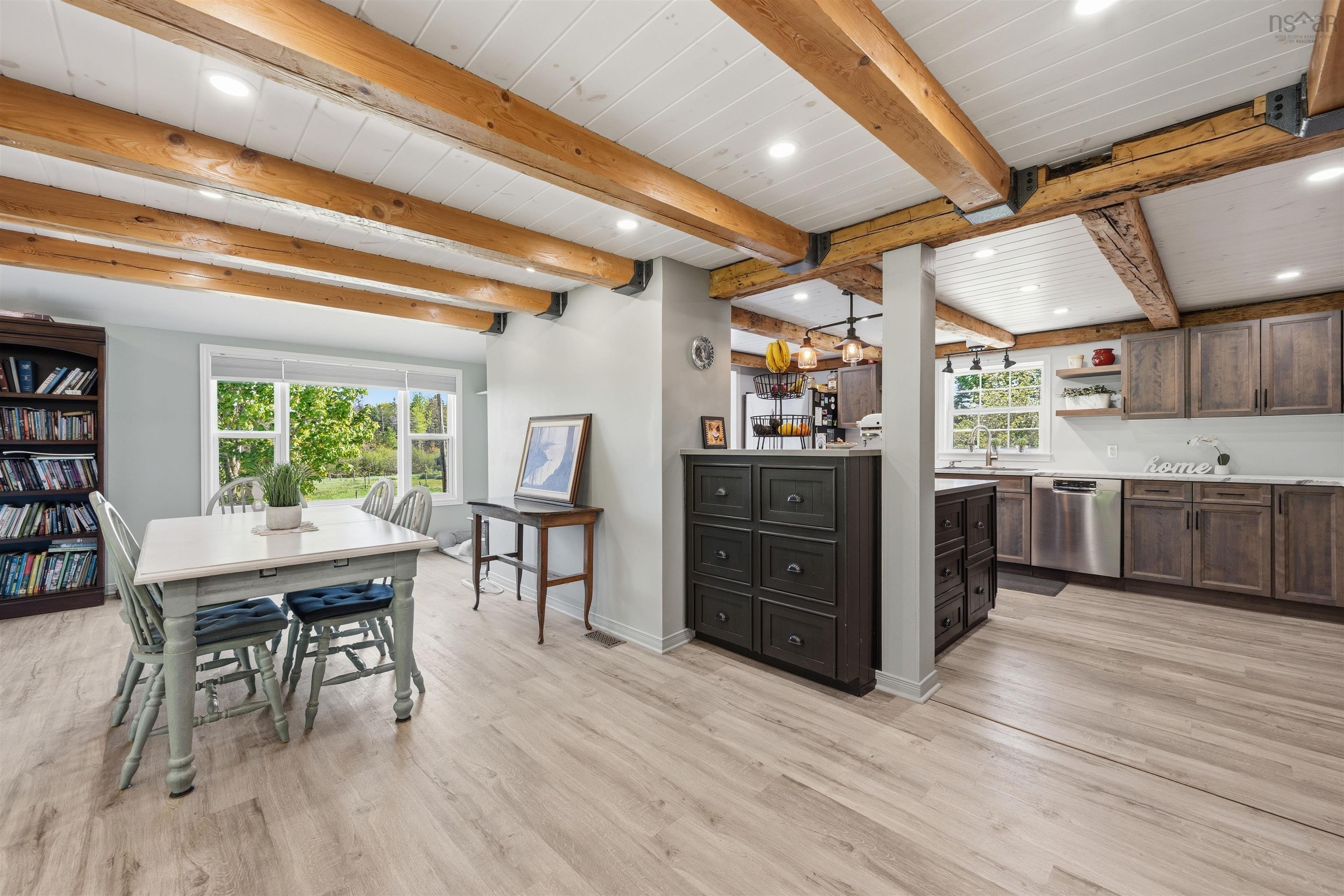 $1,190,000.00: 135 Bennetts Bay Road, Arlington