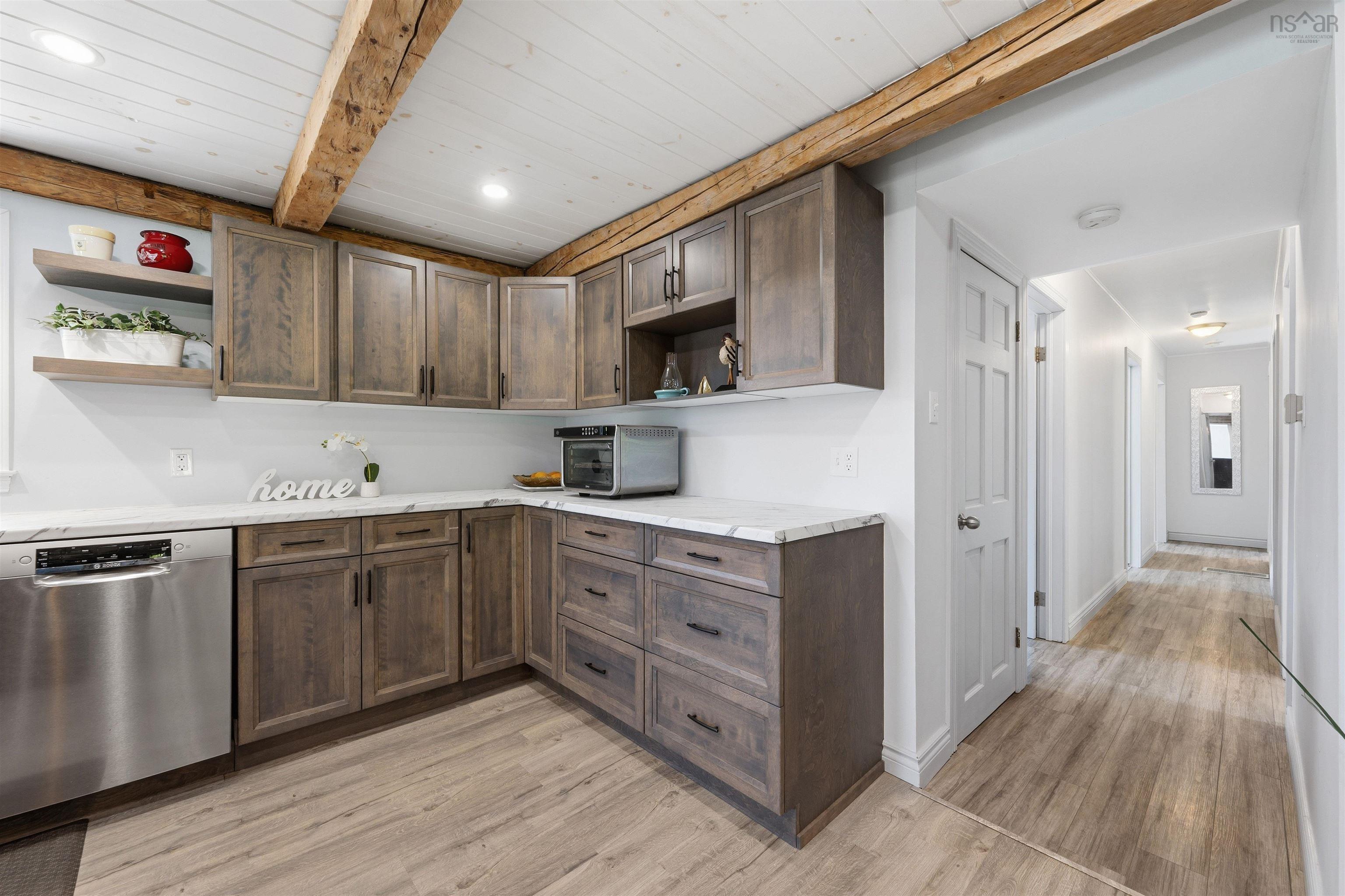 $1,190,000.00: 135 Bennetts Bay Road, Arlington