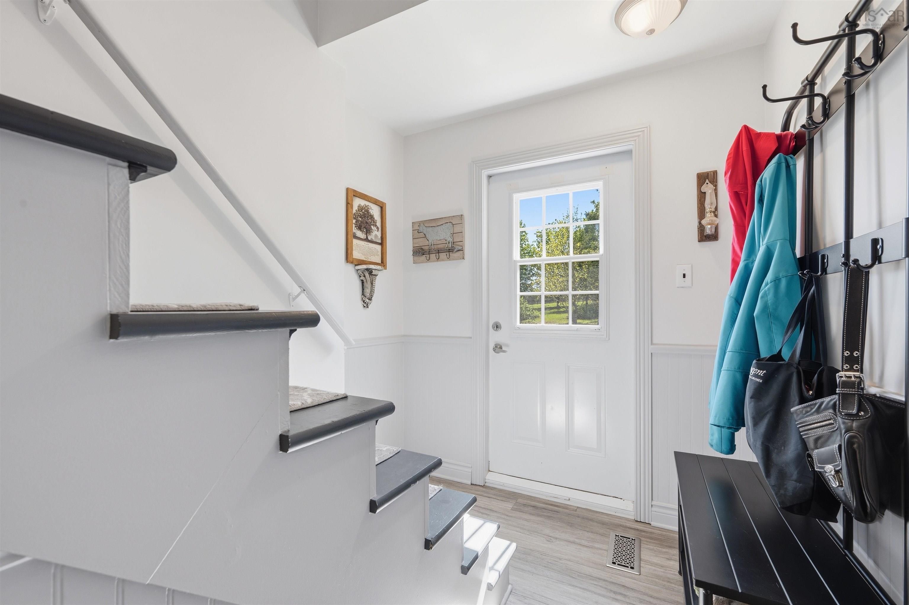 $1,190,000.00: 135 Bennetts Bay Road, Arlington