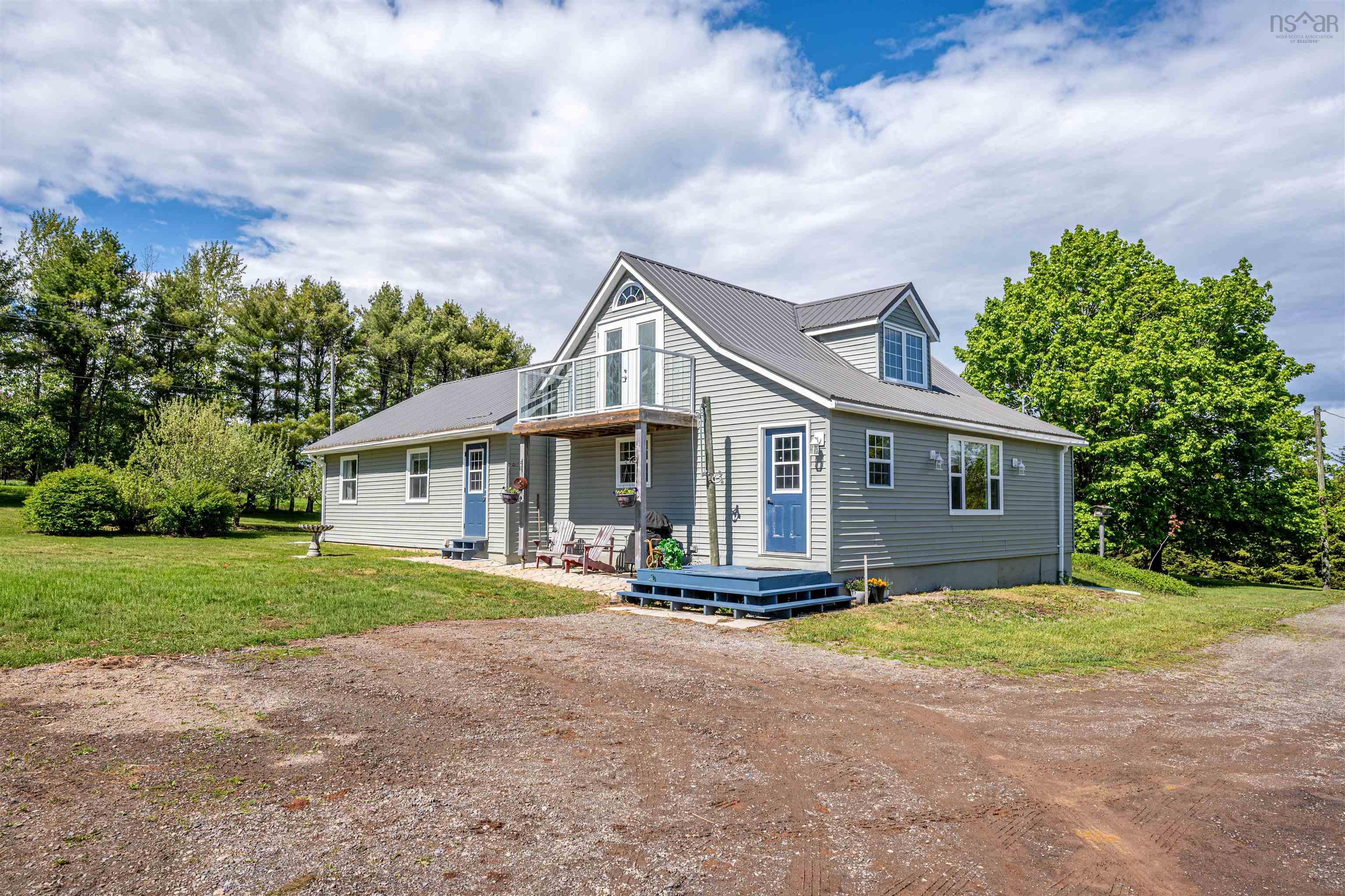 $1,190,000.00: 135 Bennetts Bay Road, Arlington