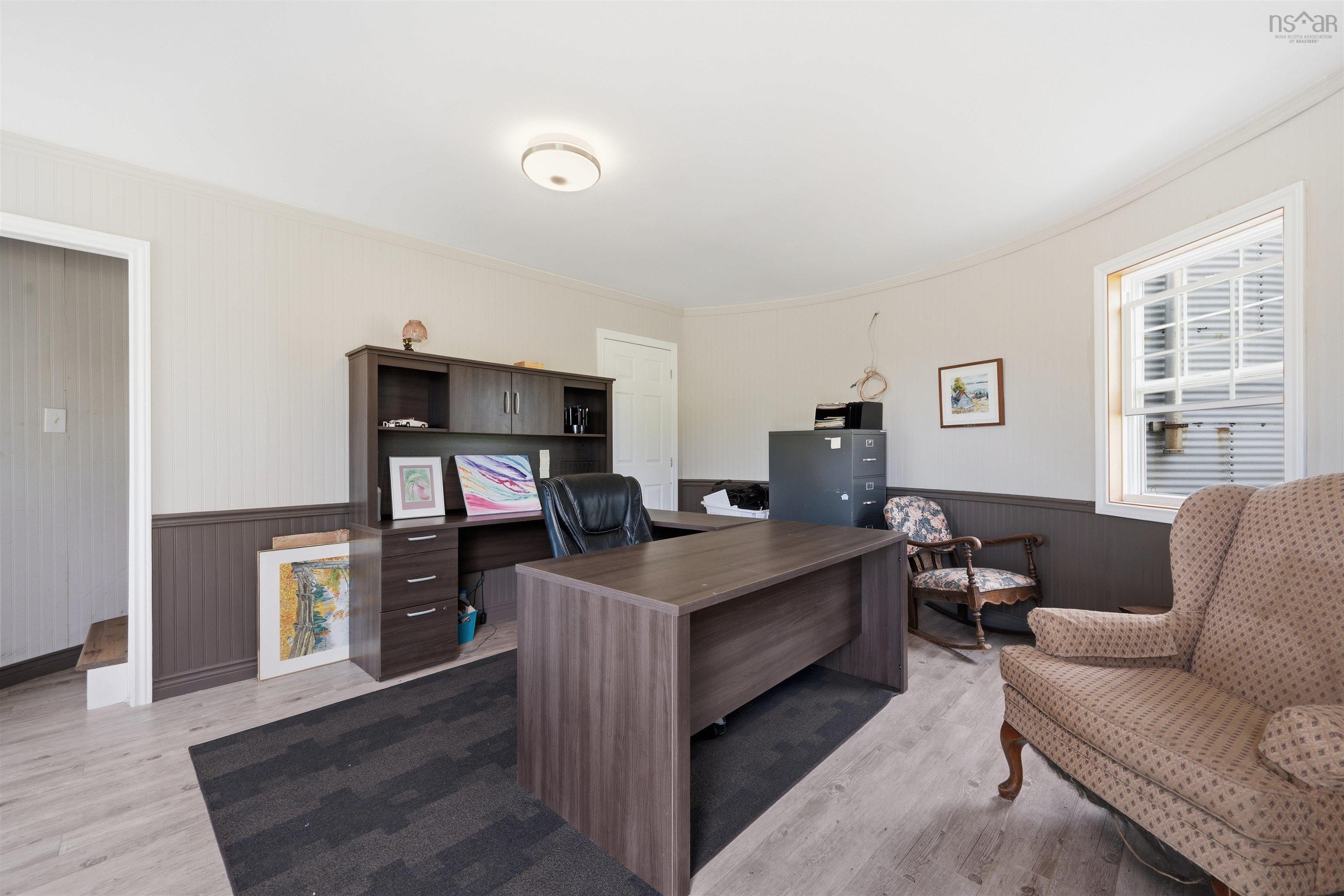 $1,190,000.00: 135 Bennetts Bay Road, Arlington