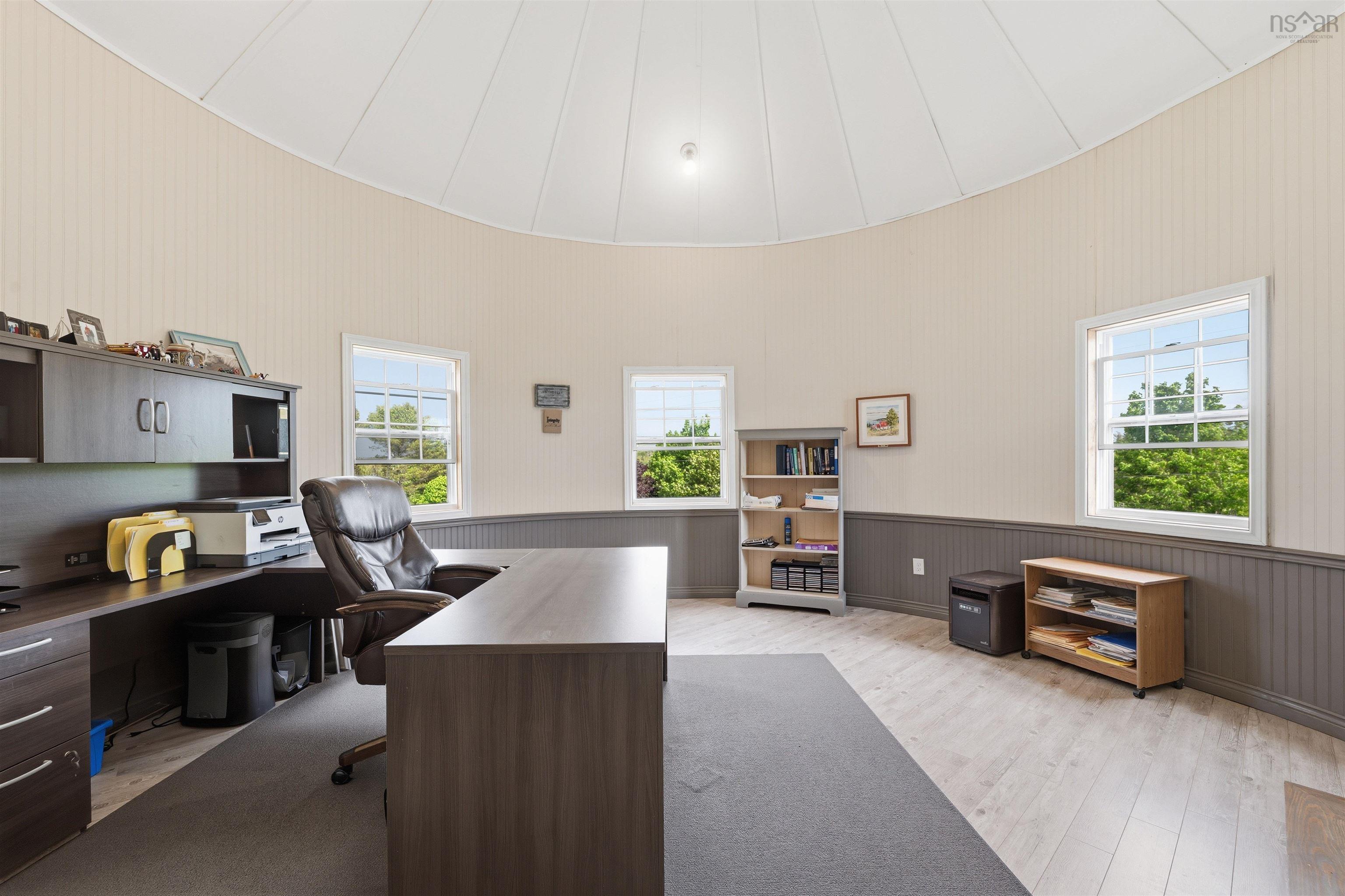 $1,190,000.00: 135 Bennetts Bay Road, Arlington