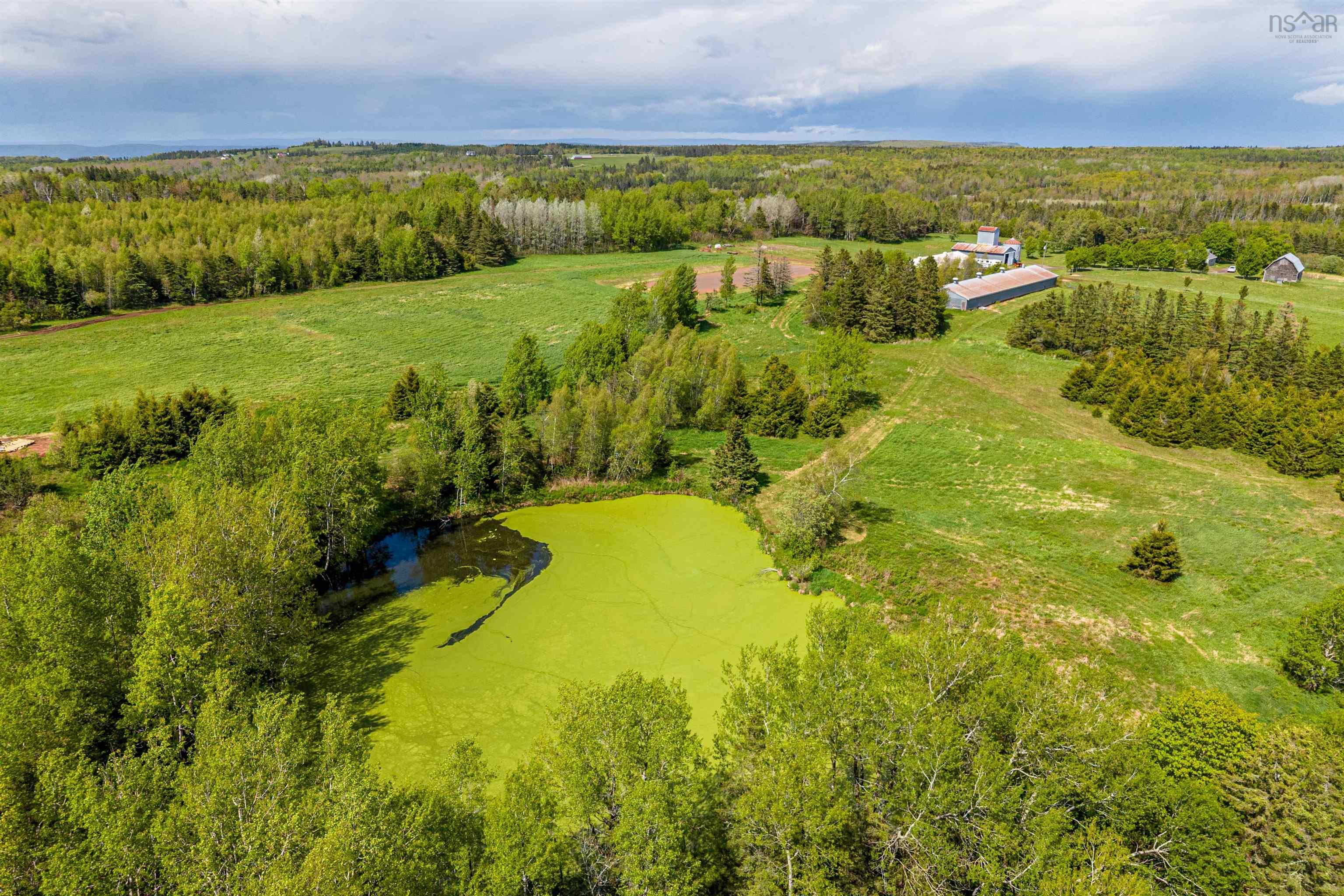 $1,190,000.00: 135 Bennetts Bay Road, Arlington