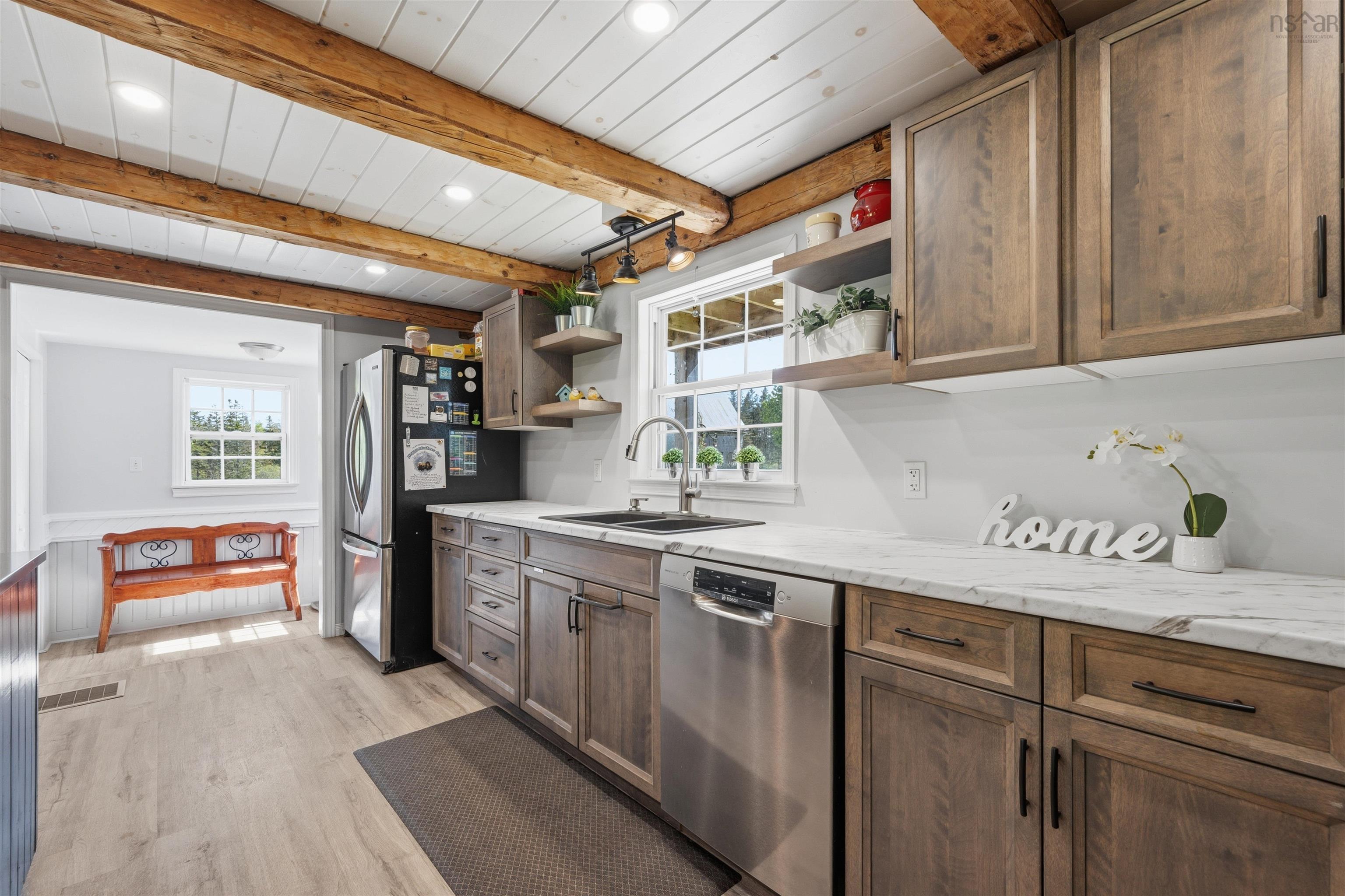 $1,190,000.00: 135 Bennetts Bay Road, Arlington