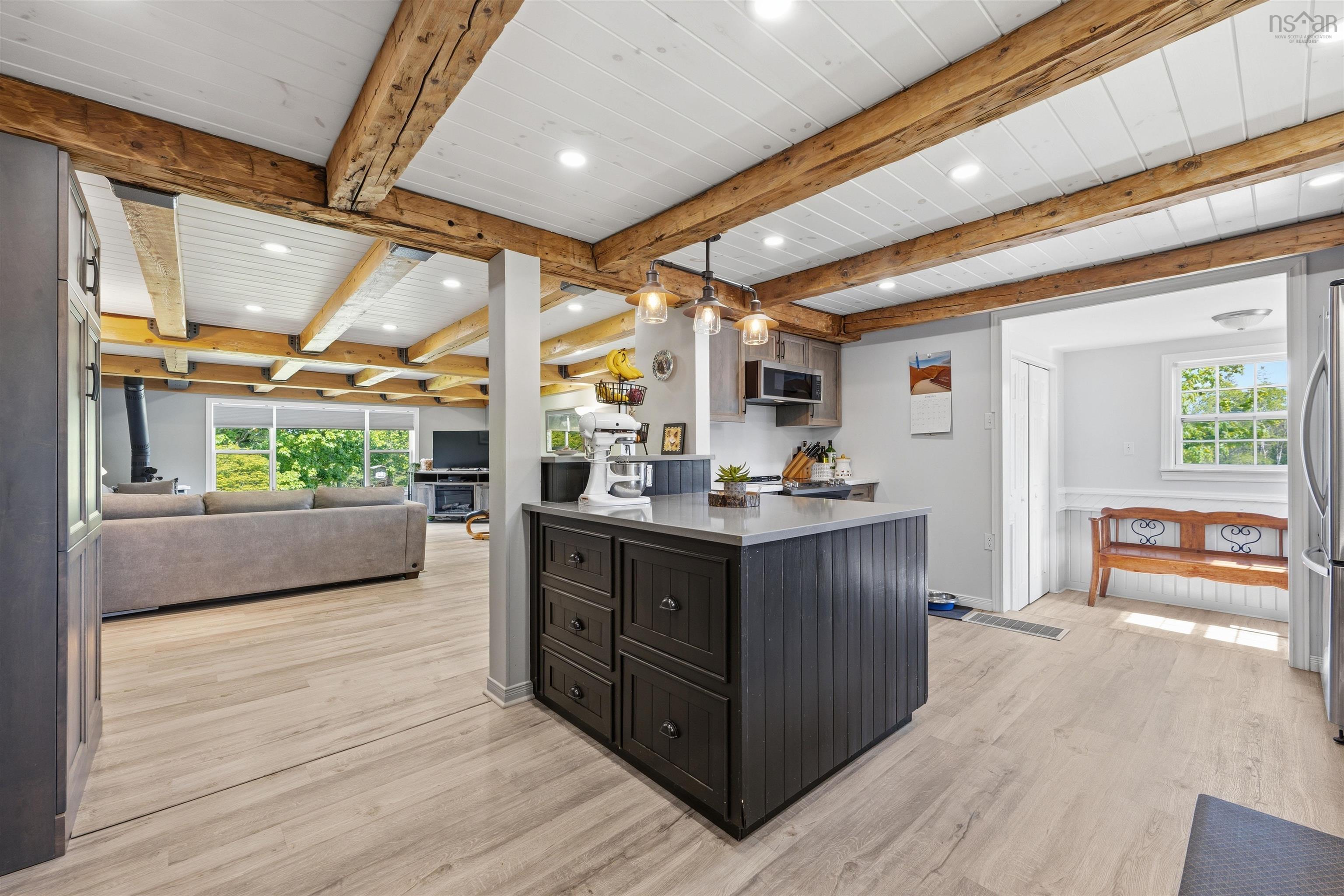 $1,190,000.00: 135 Bennetts Bay Road, Arlington