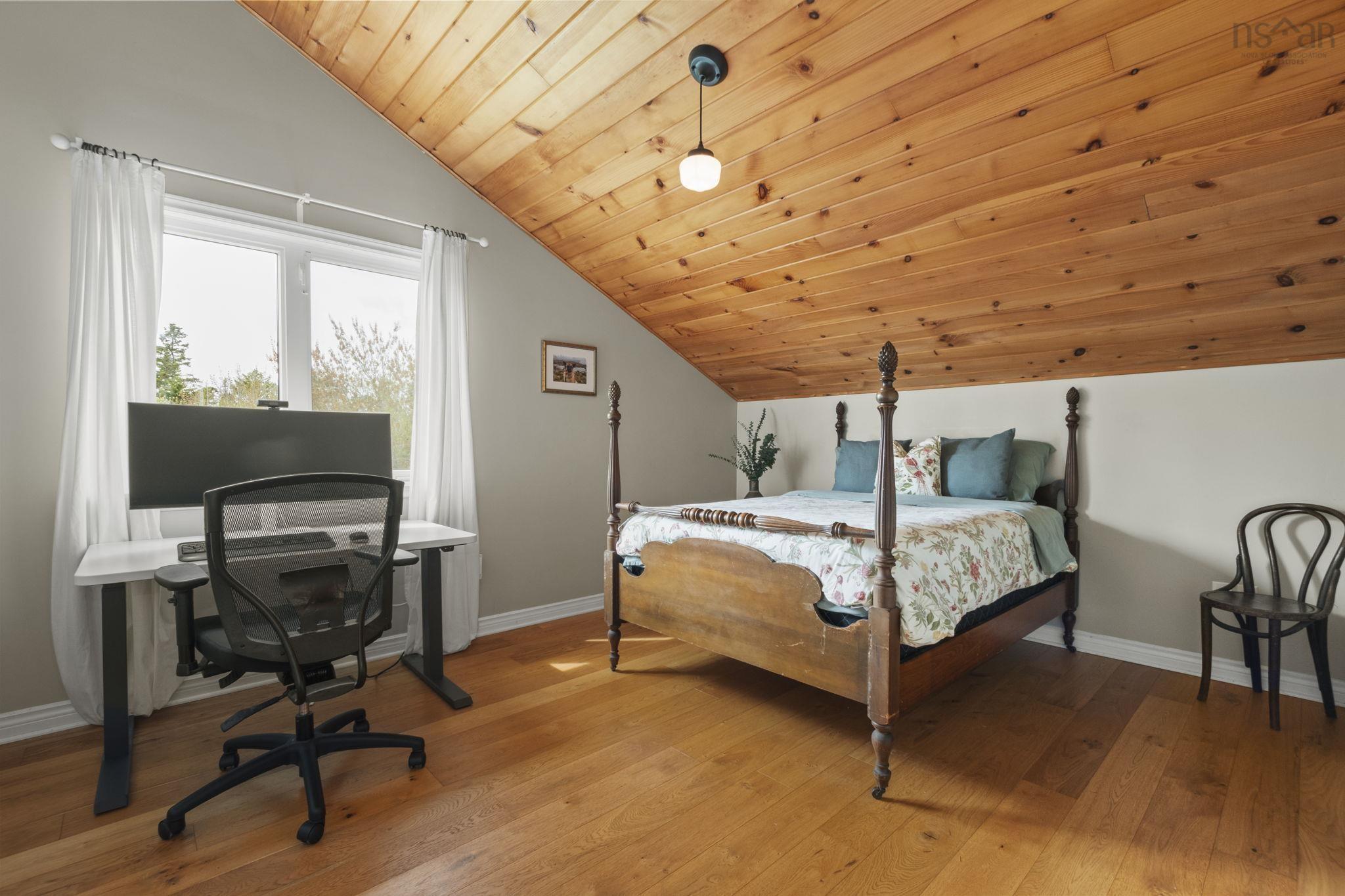 $629,900.00: 45 Fiddle Parkway, Hatchet Lake