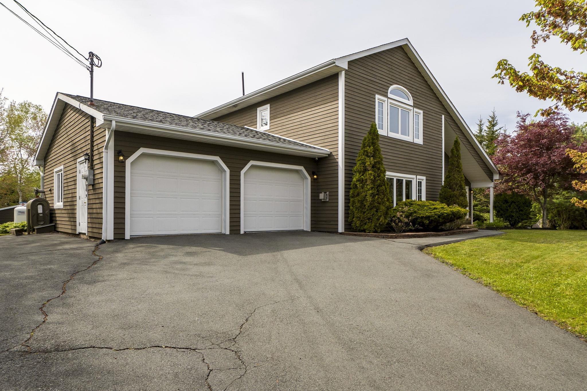 $629,900.00: 45 Fiddle Parkway, Hatchet Lake