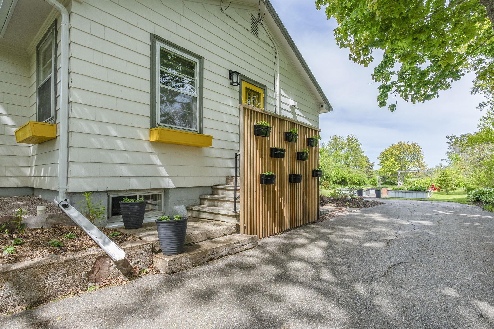 $345,000.00: 76 South Street, Carleton Corner