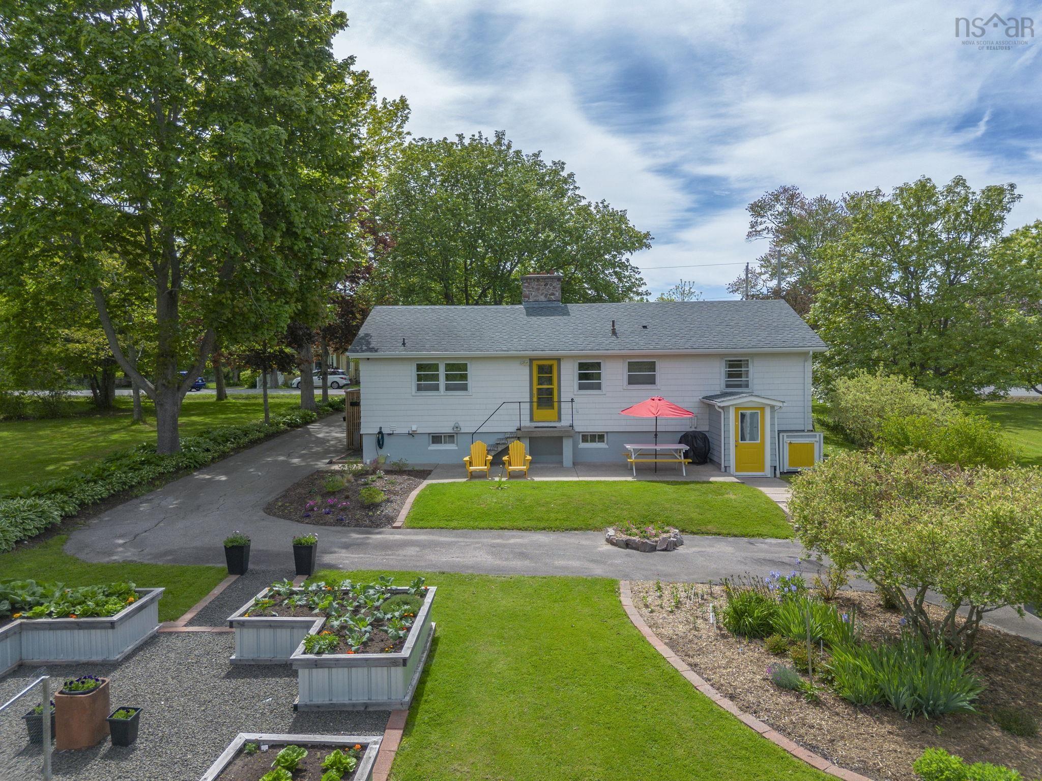 $345,000.00: 76 South Street, Carleton Corner