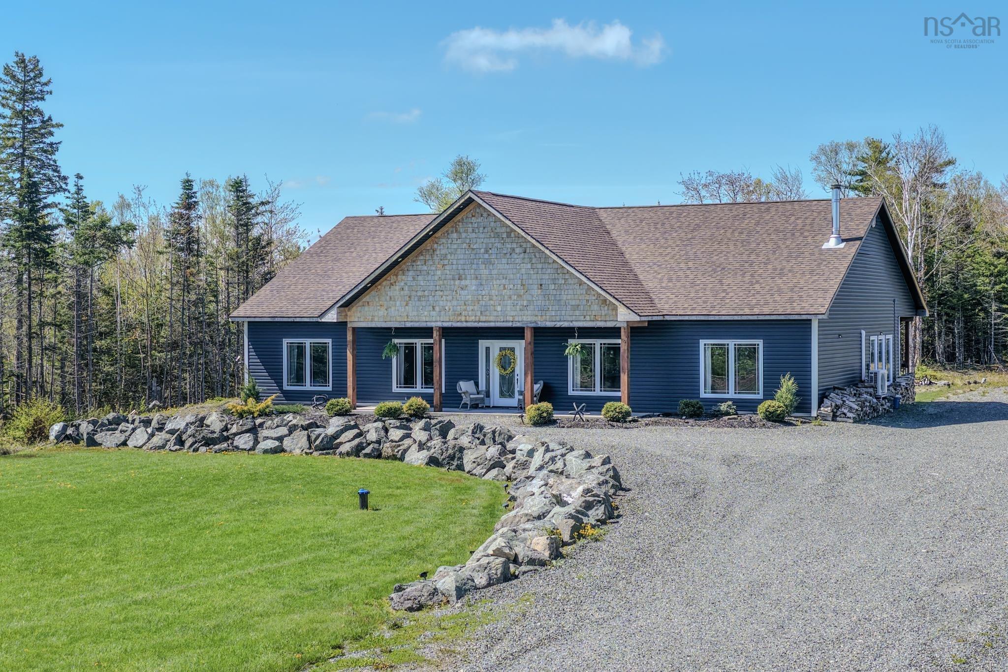 $669,000.00: 244 Aspen Grove, Howie Centre