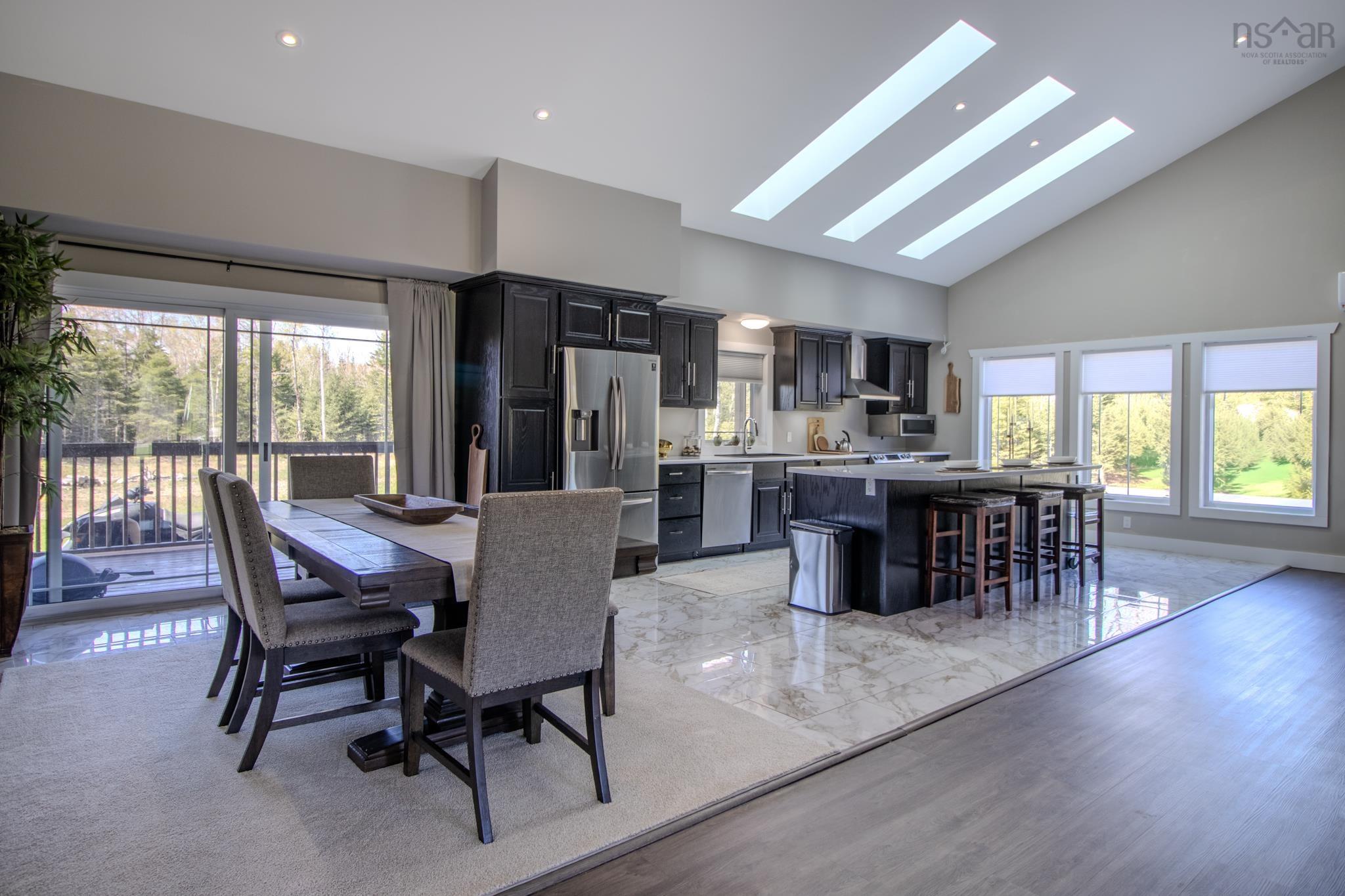 $669,000.00: 244 Aspen Grove, Howie Centre