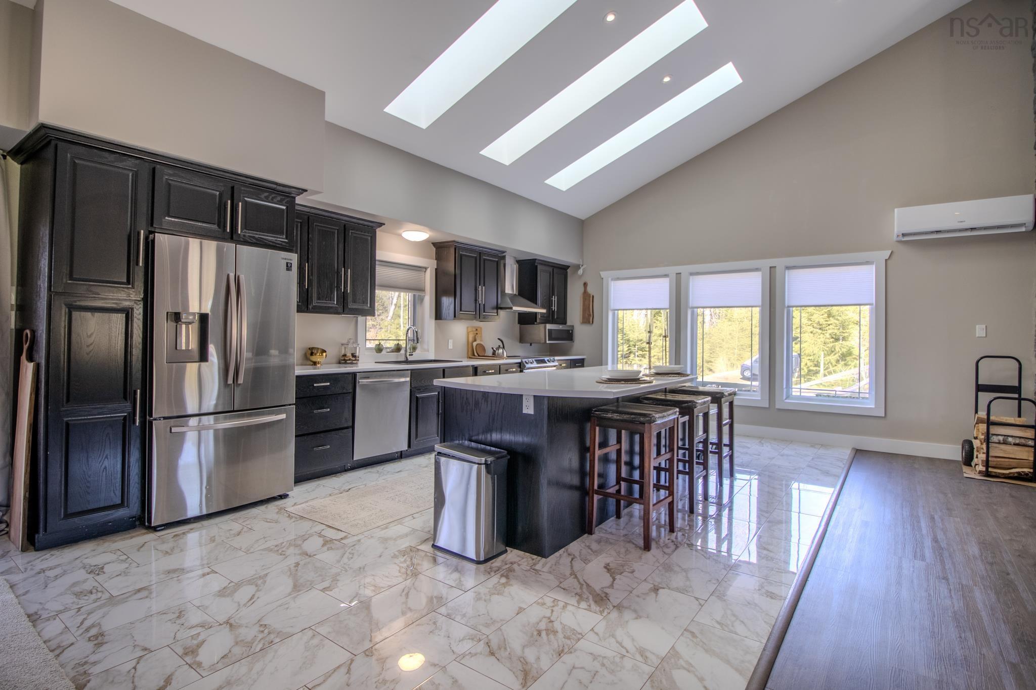 $669,000.00: 244 Aspen Grove, Howie Centre
