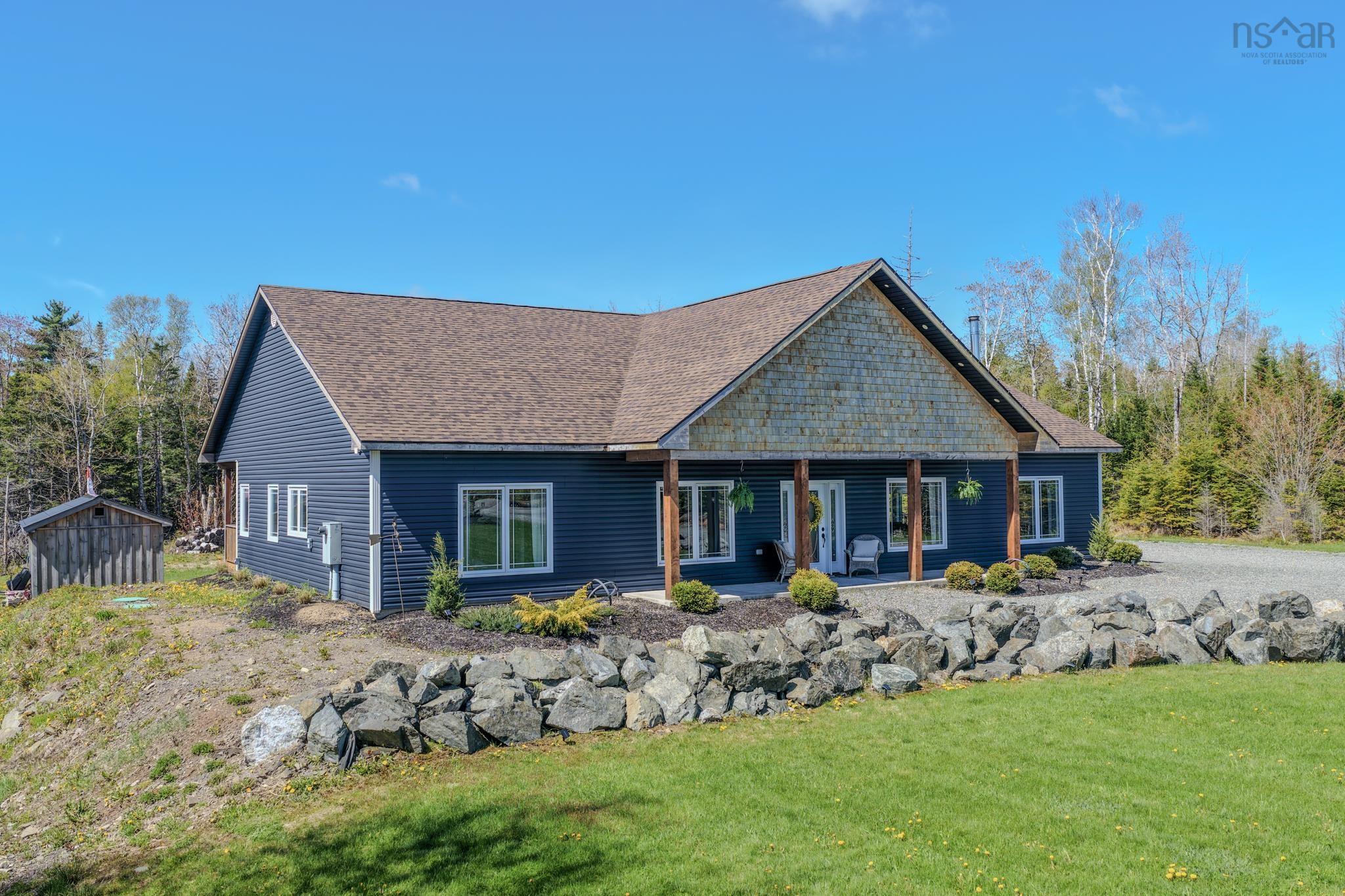 $669,000.00: 244 Aspen Grove, Howie Centre